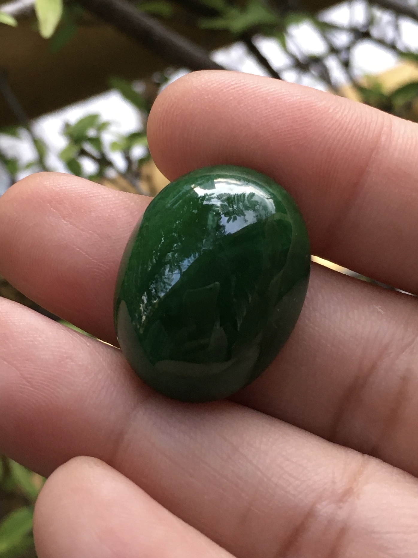 JADE หยกแท้ 34 กะรัต หยกแท้ สีเขียวผักโขม เม็ดใหญ่ไซส์เบิ้ม