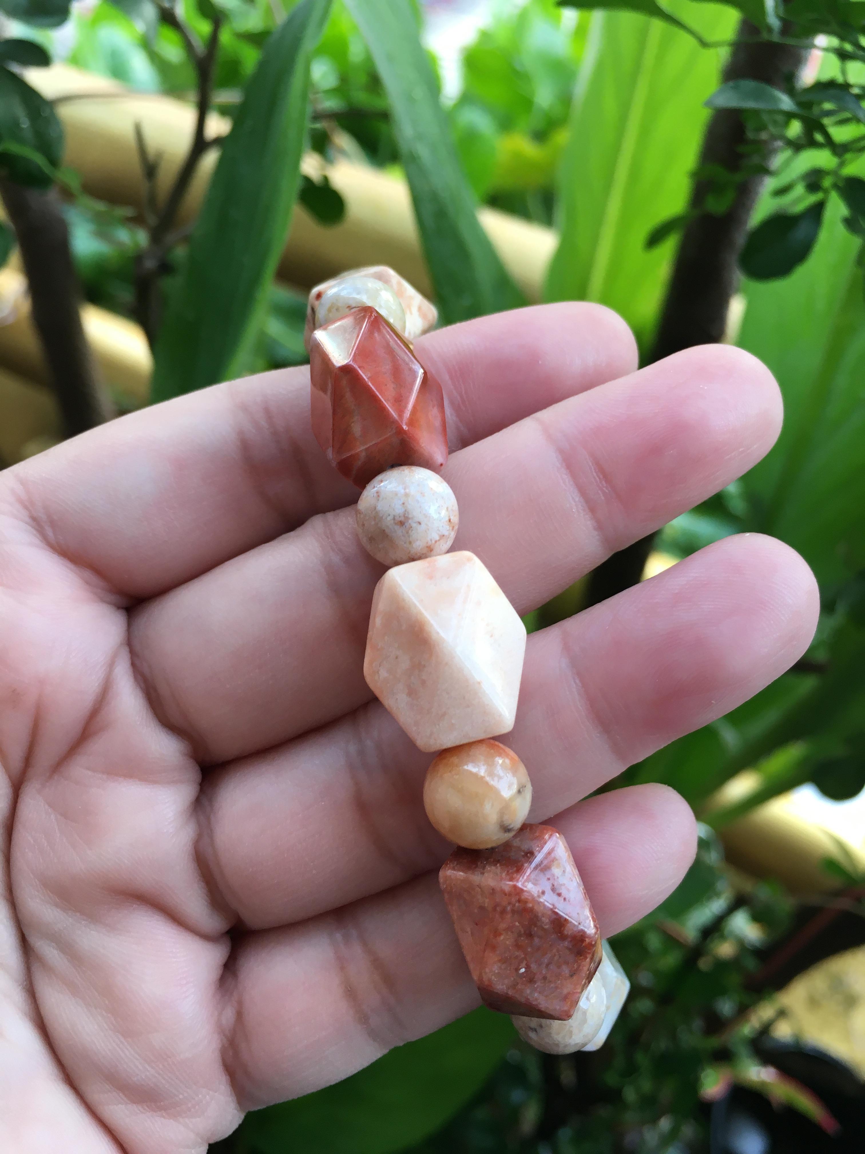 ข้อมือหินนำโชค ฟอสซิลปะการัง แท้ รูปทรงน่ารักค่ะ ลายสวย ใส่ง่าย