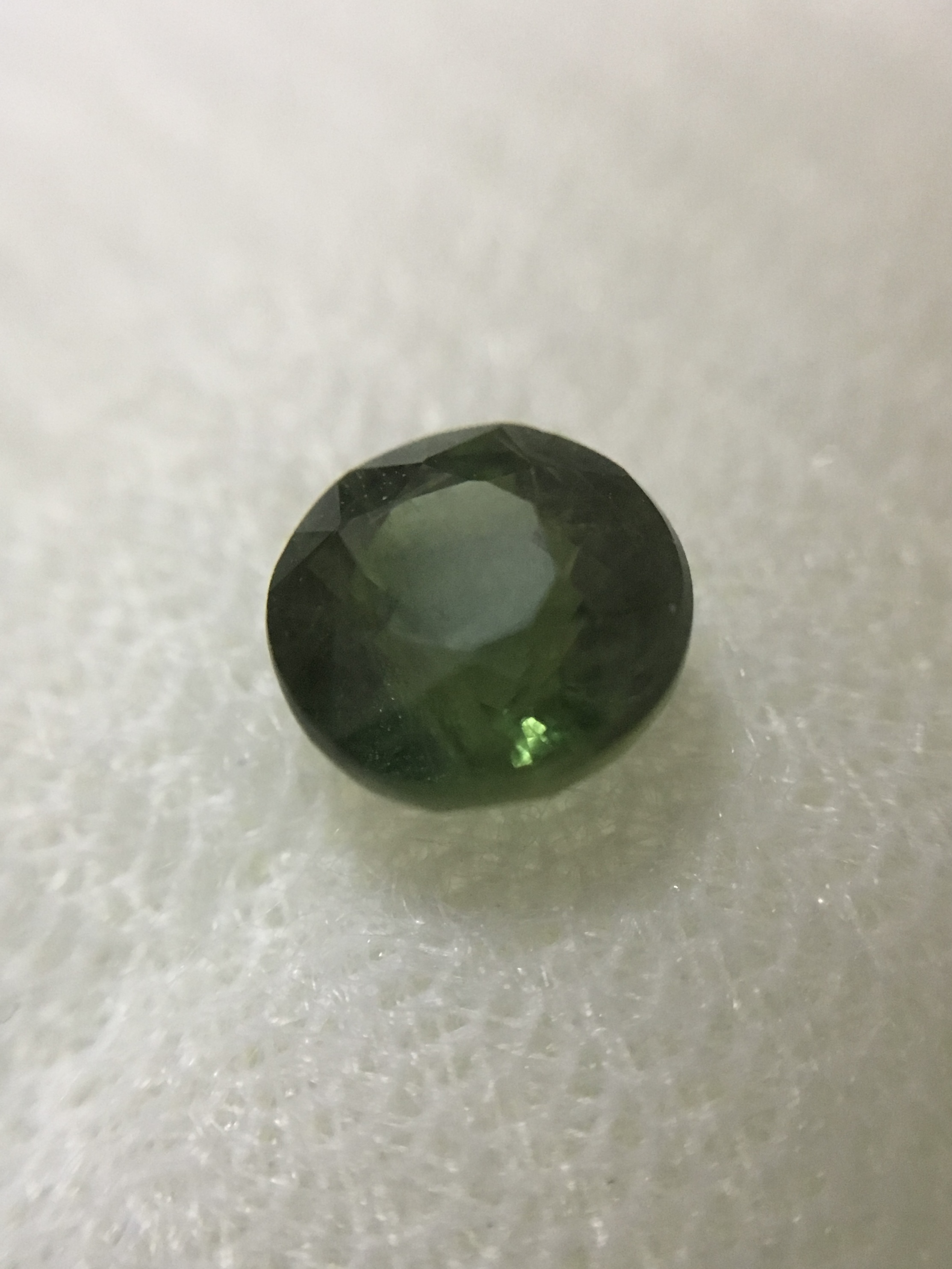 GREEN SAPPHIRE เขียวส่องแท้ 1.3 กะรัต พลอยสวยเนื้อดี ขนาดน่ารัก