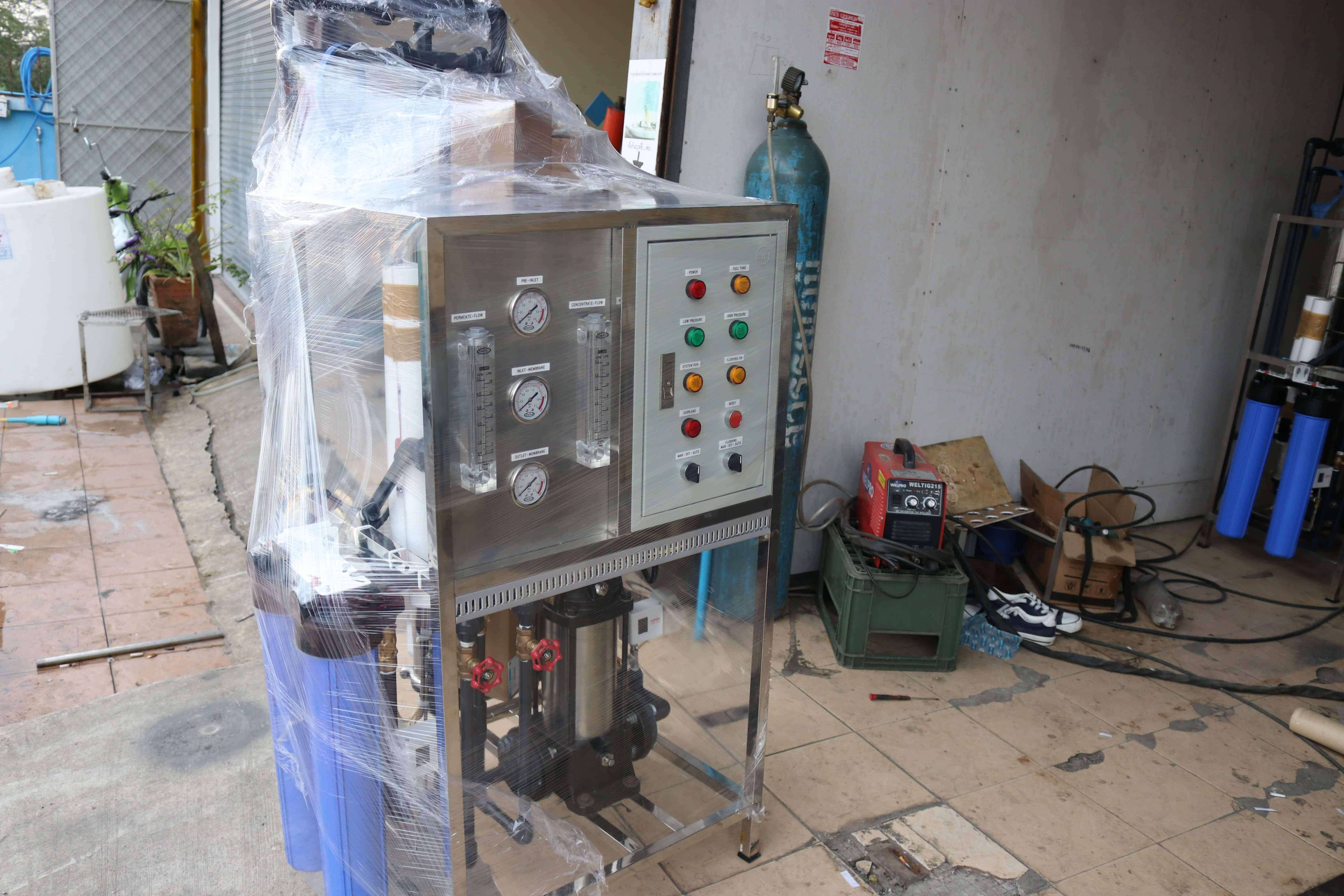 เครื่องกรองน้ำroขนาดกลาง18000ลิตร