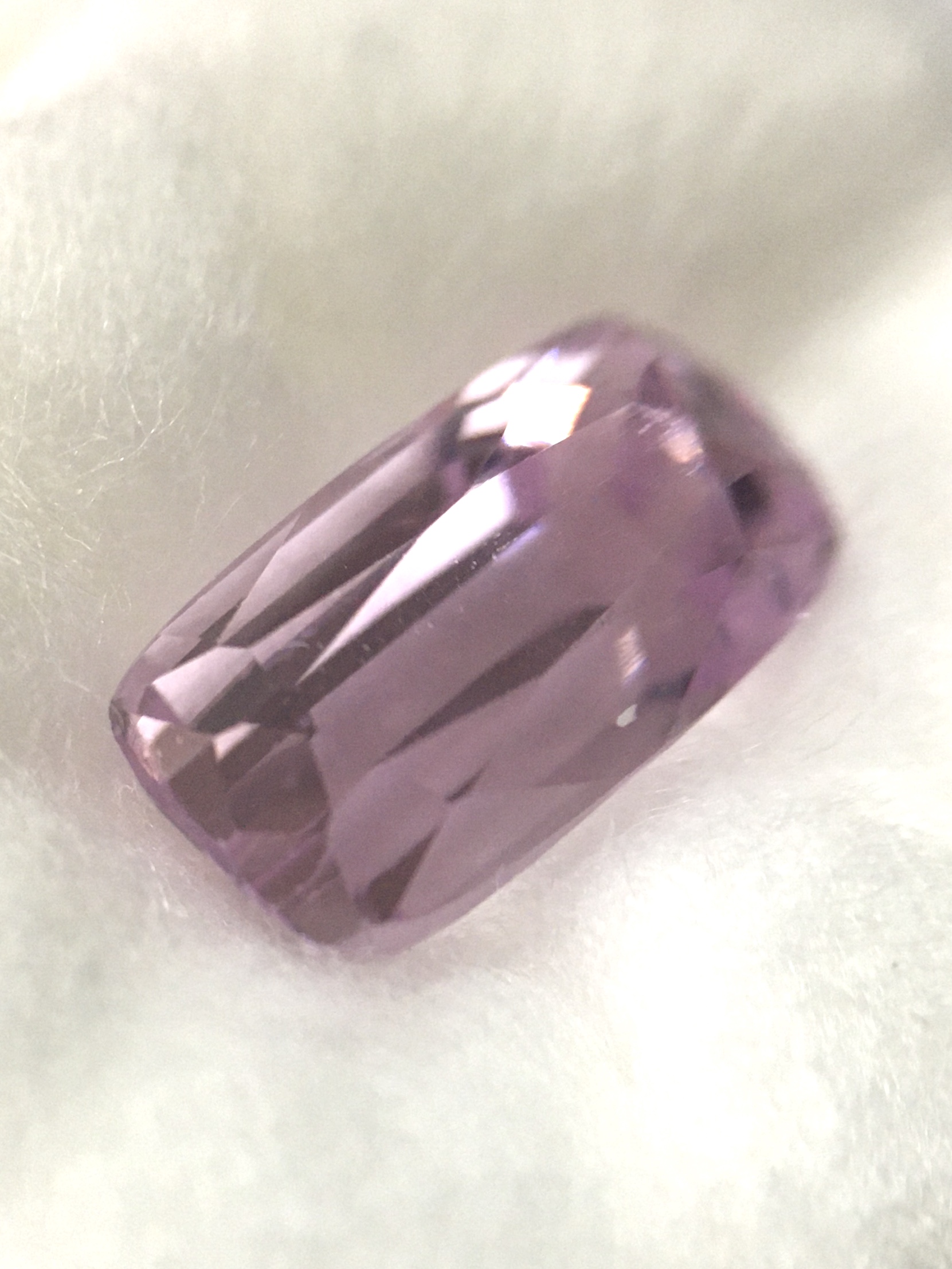 (ขายแล้ว)KUNZITE คุนไซต์ แท้ 3.2 กะรัต สีชมพูอ่อยสวยสดใส เนื้อสะอาด ไฟดี พลอยแท้ พลอยสวยน่าสะสม