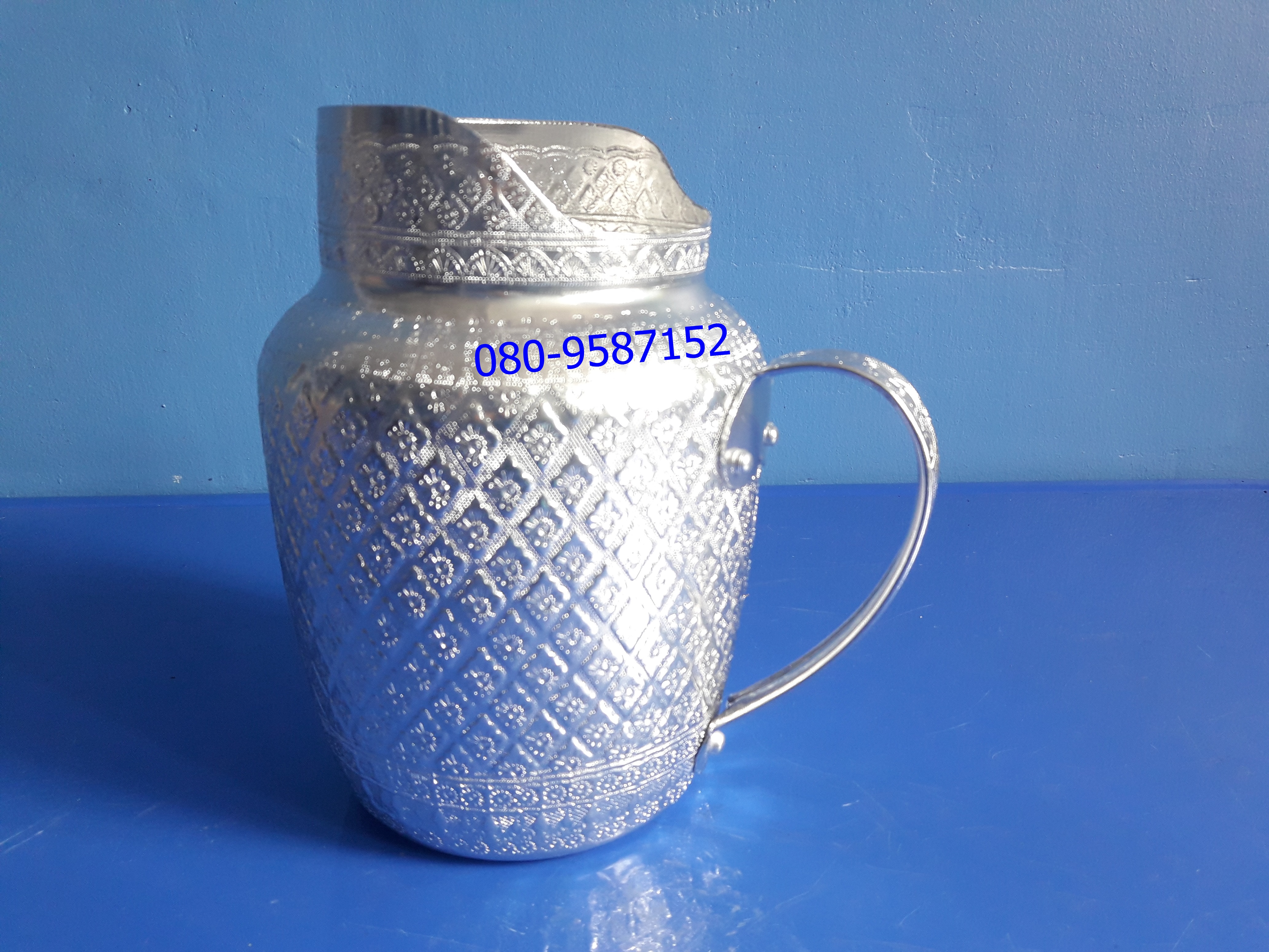 เหยือกน้ำอลูมิเนียมลายไทย ตรากระเช้า ขนาด 13 ซ.ม