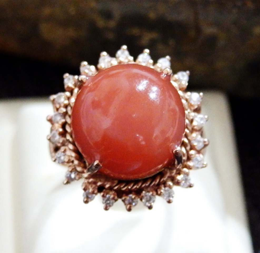 n220แหวนมูนสโตนล้อมเพชรพิ๊งโกลด์ สวย หวานมากๆค่ะ