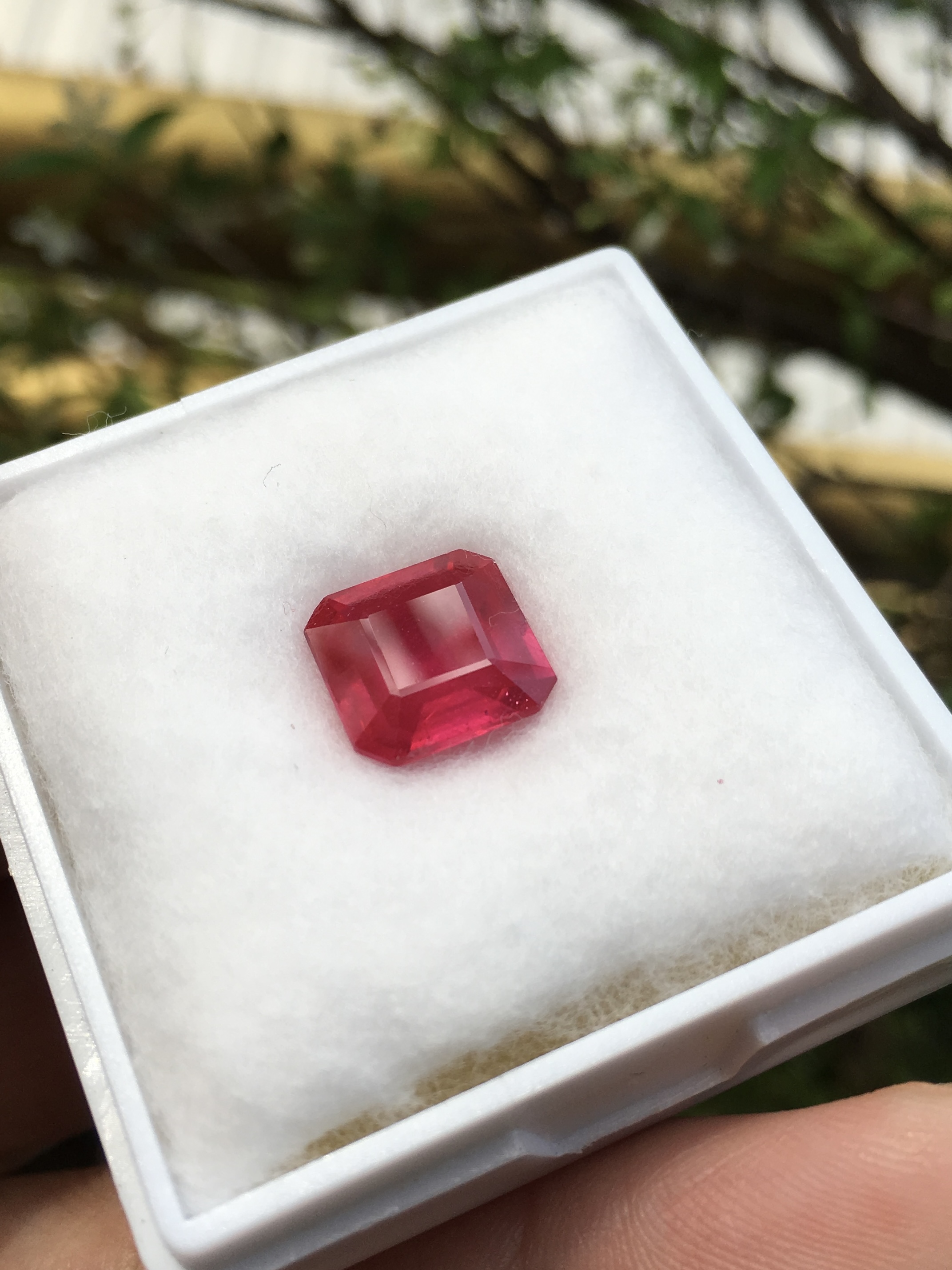 RUBY ทับทิมแท้ 4.72 กะรัต emerald cut เนื้อสะอาด ไฟดีสีสวยม๊าก