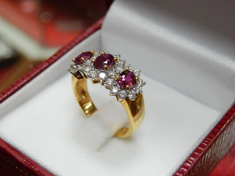 m303แหวนทับทิมจันท์แท้ประดับเพขรแท้ 0.70 กะรัต สวยหรูดูดี