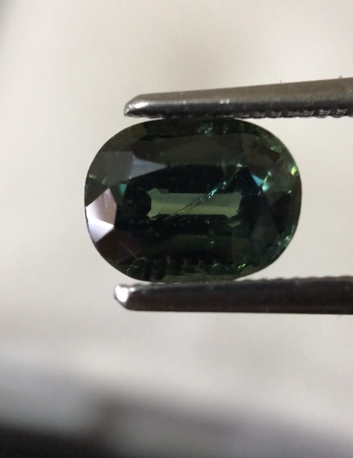 (พิเศษ 1200)พลอยเขียวส่องแท้ 1 กะรัต สีสวย น่ารักมากๆค่ะ เนื้อใส ไฟดี ไม่พอใจยินดีคืนเงิน