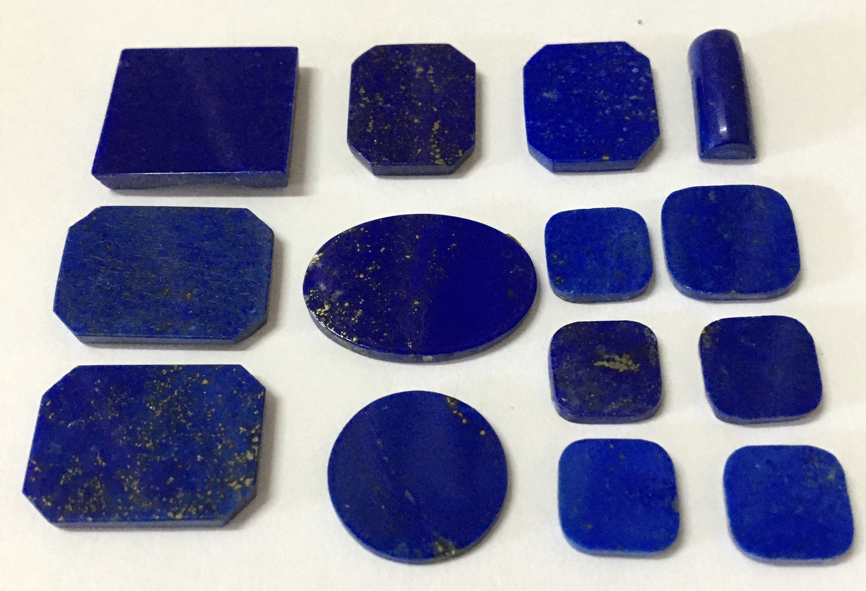 (ลดพิเศษทุกเทศกาล)ลาพิซ ลาซูรี่ แท้ คละเชพ 14 ชิ้น หนักรวม 37 กะรัต เป็นแผ่นแบนปัดเงาหน้าเรียบสวย ไม่พอใจยินดีคืนเงิน