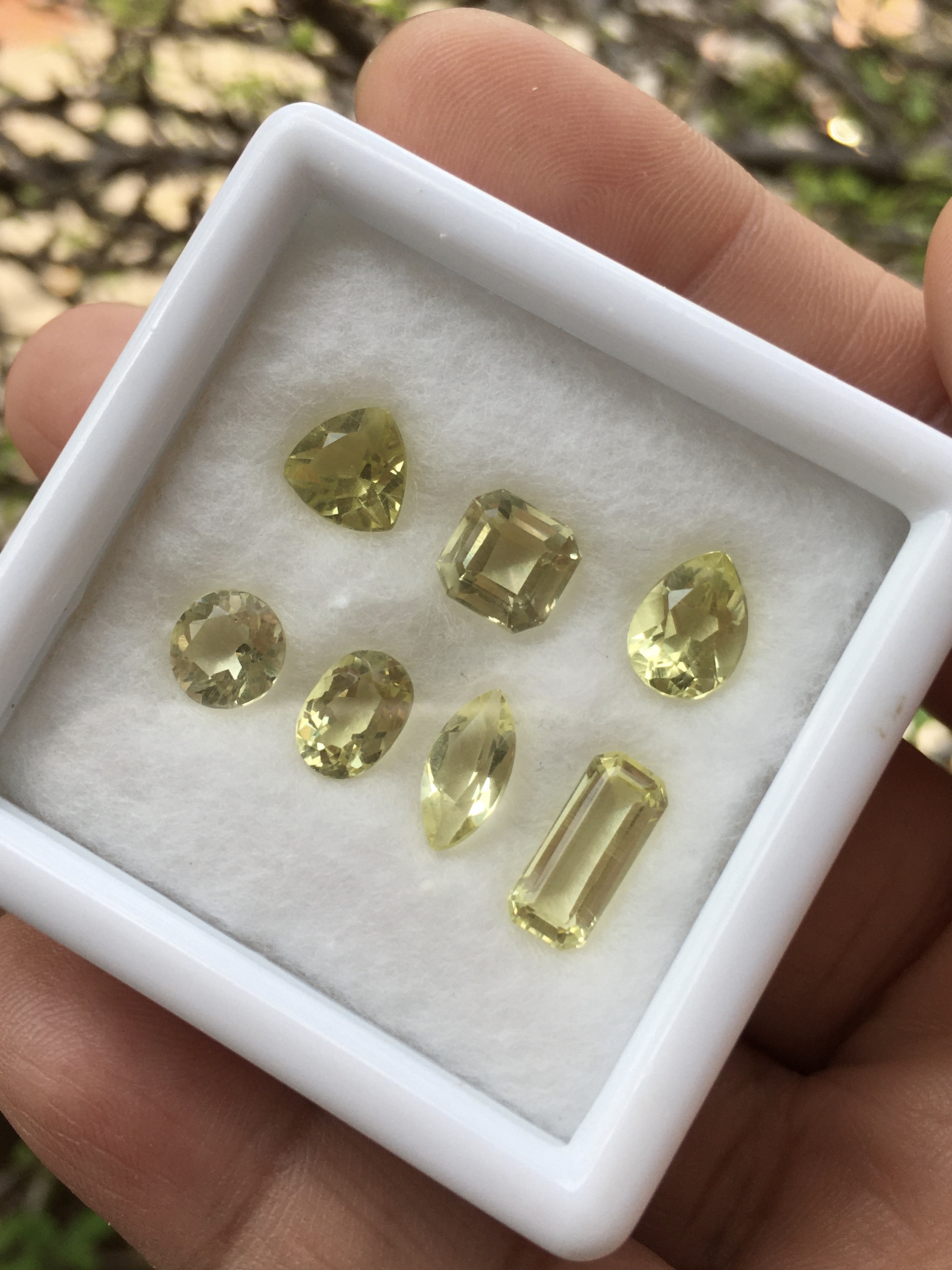 (หวานๆ วาเลนไทน์ เริ่มต้น 129 ) LEMON QUARTZ เลมอนควอทซ์ แท้ 7 เม็ด 7 เชพ สวยน่ารักไฟดีทุกเม็ดจ้า