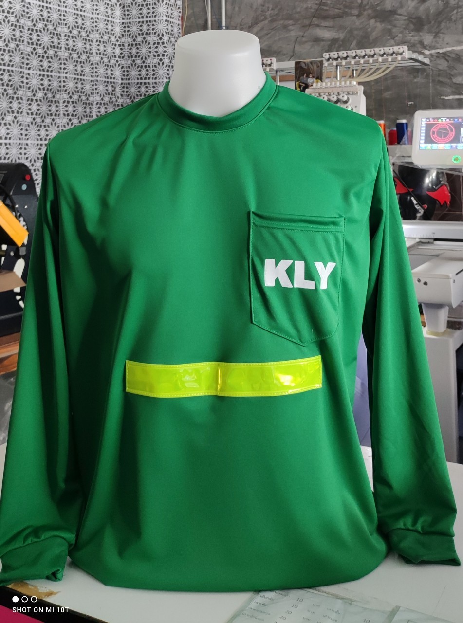 เสื้อคนงานเเขายาวสีเขียว