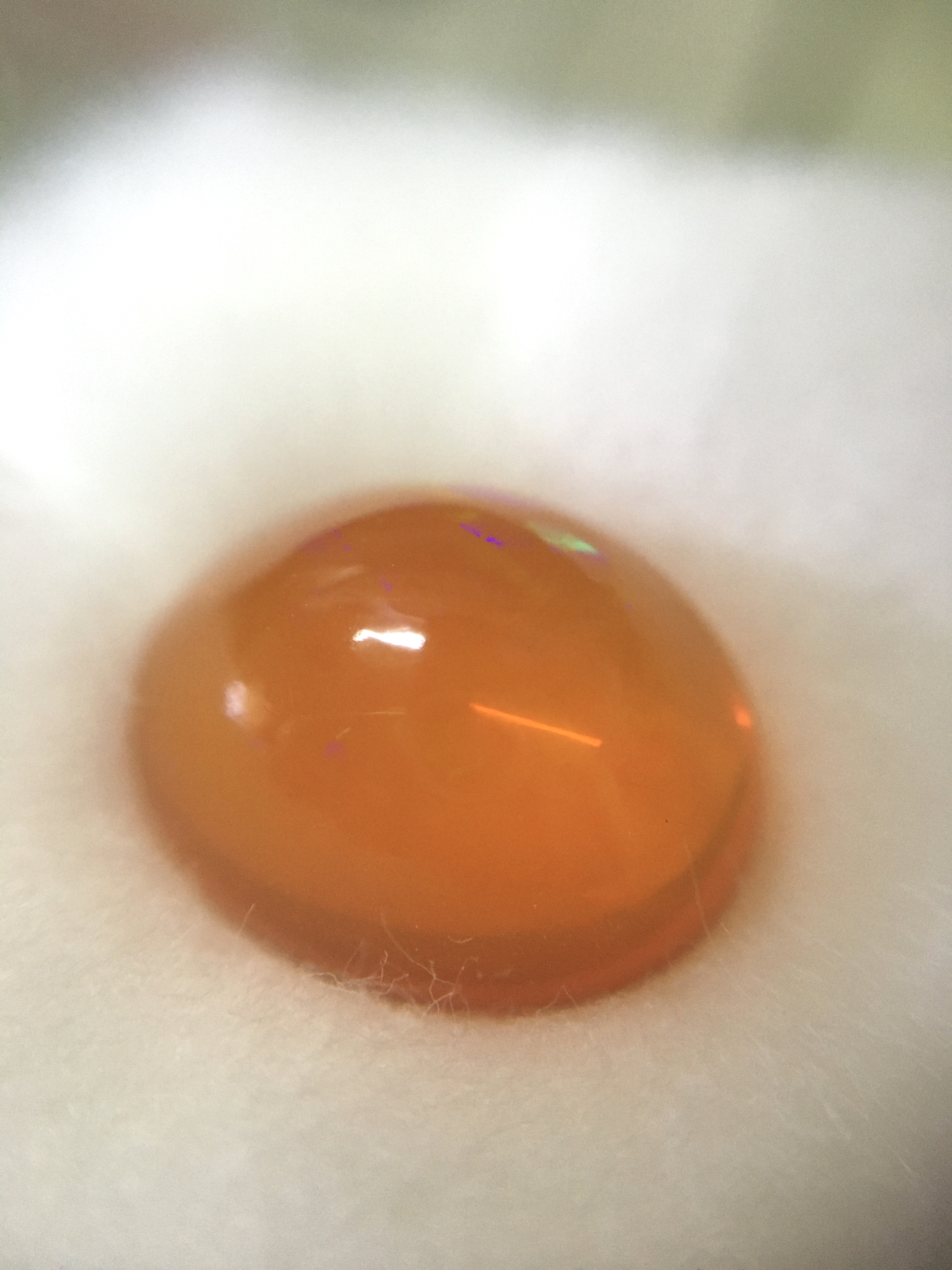 FIRE OPAL โอปอลไฟ แท้ 6.8 กะรัต ทรงไข่อ้วนๆ รุ้งหลากสี สวยธรรมชาติสร้าง