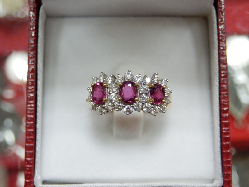 m303แหวนทับทิมจันท์แท้ประดับเพขรแท้ 0.70 กะรัต สวยหรูดูดี