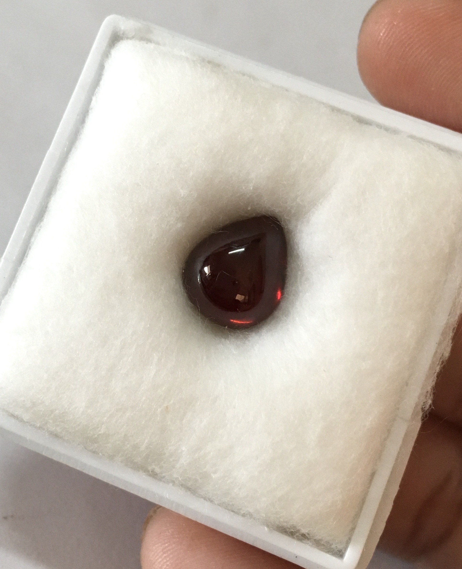 SPESSARTITE สเปซซาไทต์แท้ 6.39 กะรัต ทรงหยดน้ำหลังเบี้ยสีส้มจัด น่ารักมากค่ะ