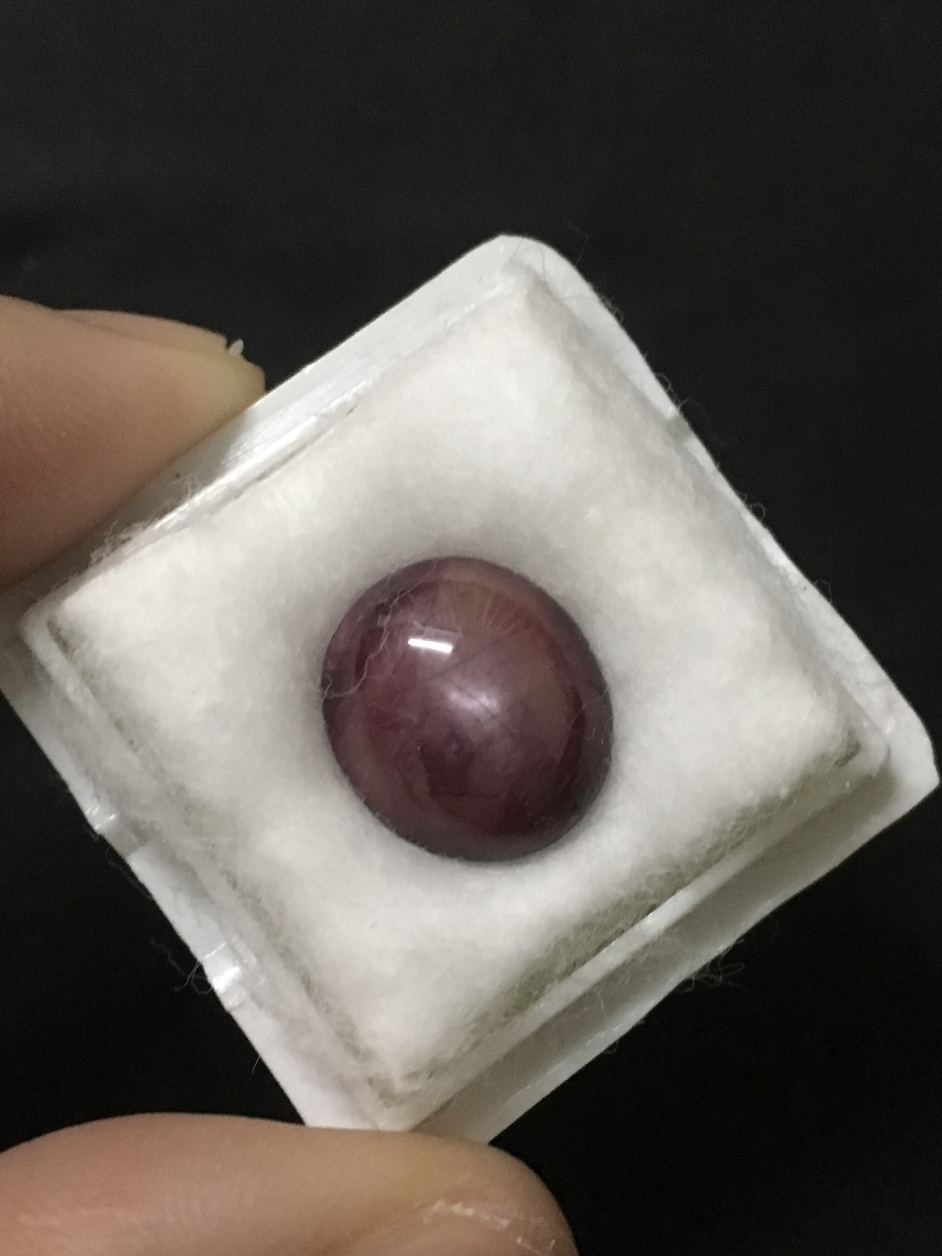 STAR RUBY ทับทิมสตาร์แท้ 8.55 กะรัต สีแดง หน้าสว่าง ขาชัดสวย เม็ดใหญ่สวย