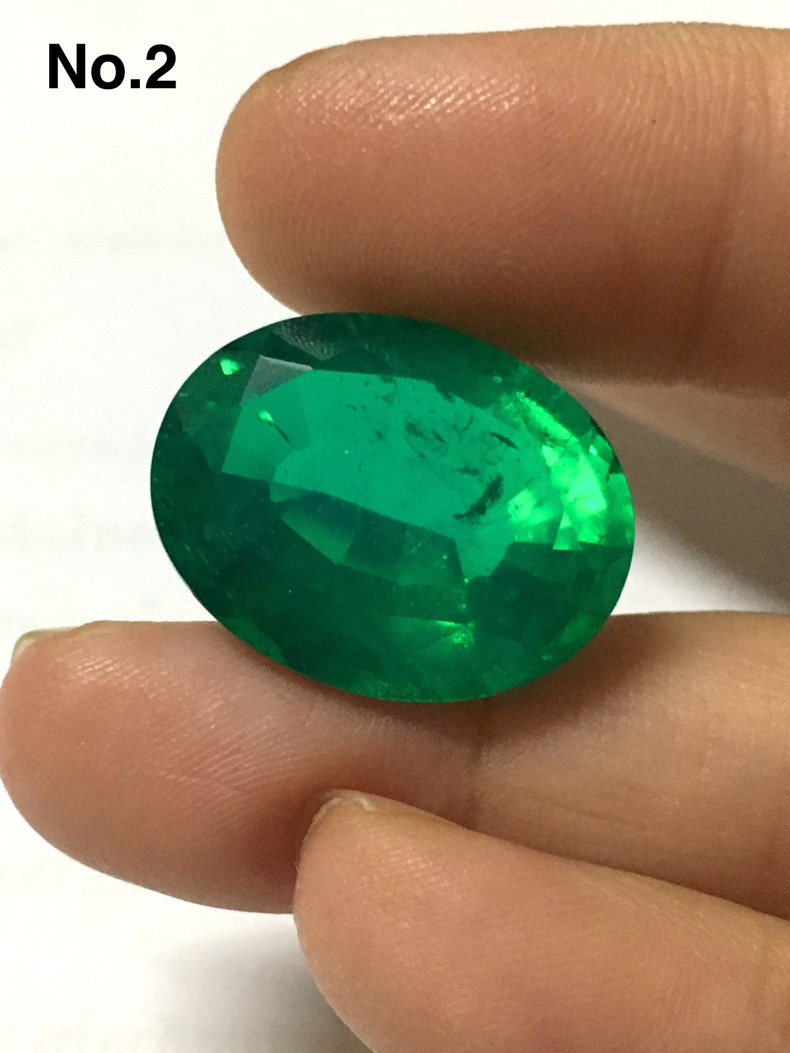 (เริ่มต้น1390 ) มรกต โคลนนิ่ง 2.9 กะรัต เจียรเหลี่ยมมรกต สวยเหมือนของแท้ แม้กระทั่งตำหนิจ้า