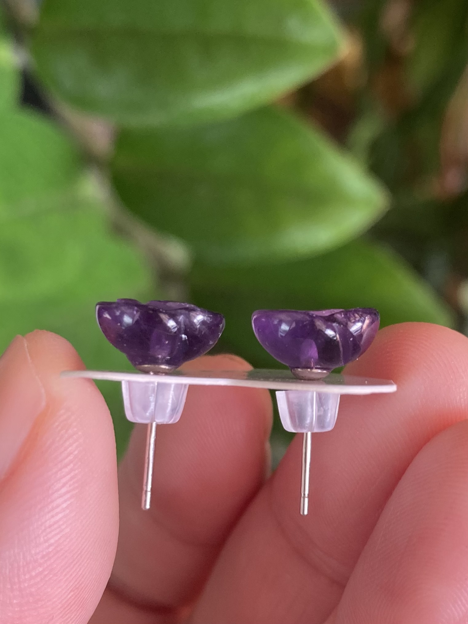 ต่างหูอเมทิสต์แท้ 9.5 มม. แกะดอกกุหลาบ ก้านเงิน อเมทิสต์เนื้อดีสีสวยงานน่ารักม๊าก