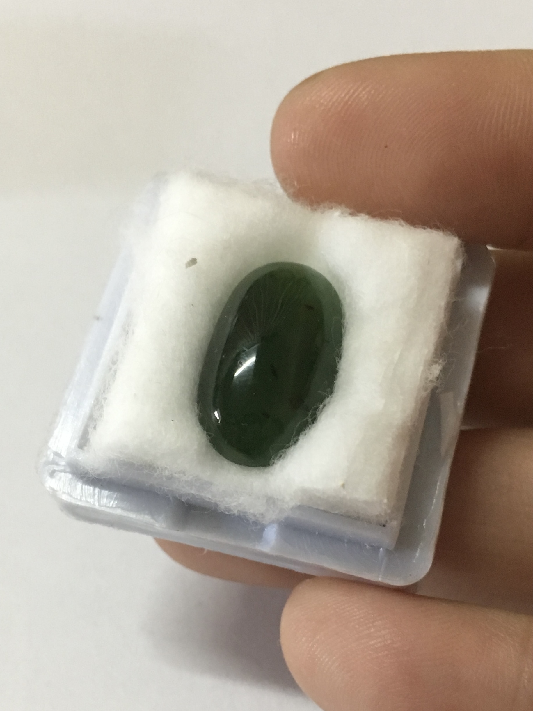 NEPHRITE หยกเนฟไฟรต์ แท้ 8 cts. สีดี เนื้อดี ทรงรียาว อูมสวยมากค่ะ