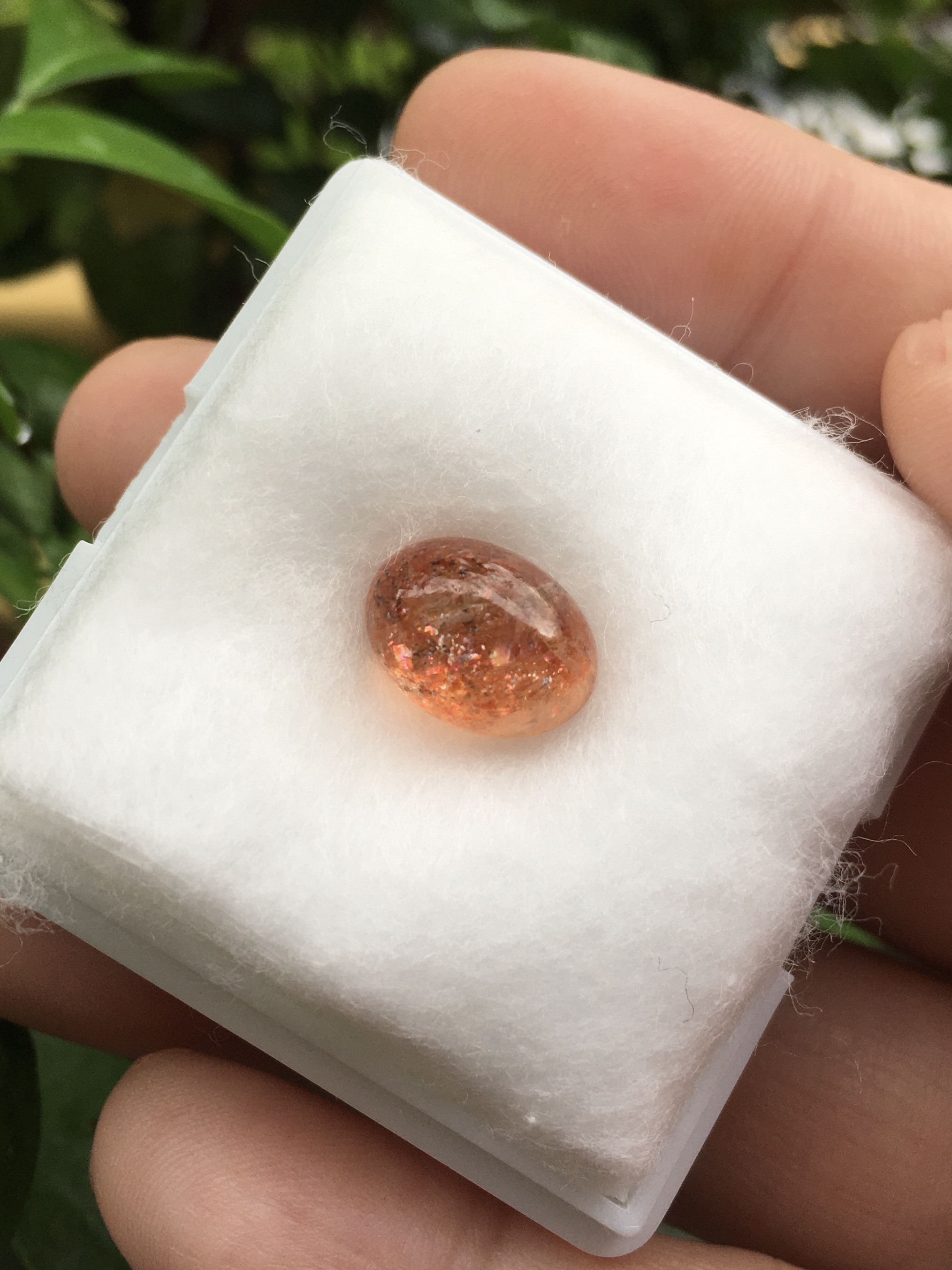 SUN STONE ซันสโตนแท้ 4 กะรัต รุ่นนี้เนื้อใส เหลือบสว่าง เนื้อสีส้มสวย มีเสน่ห์ น่าสะสม