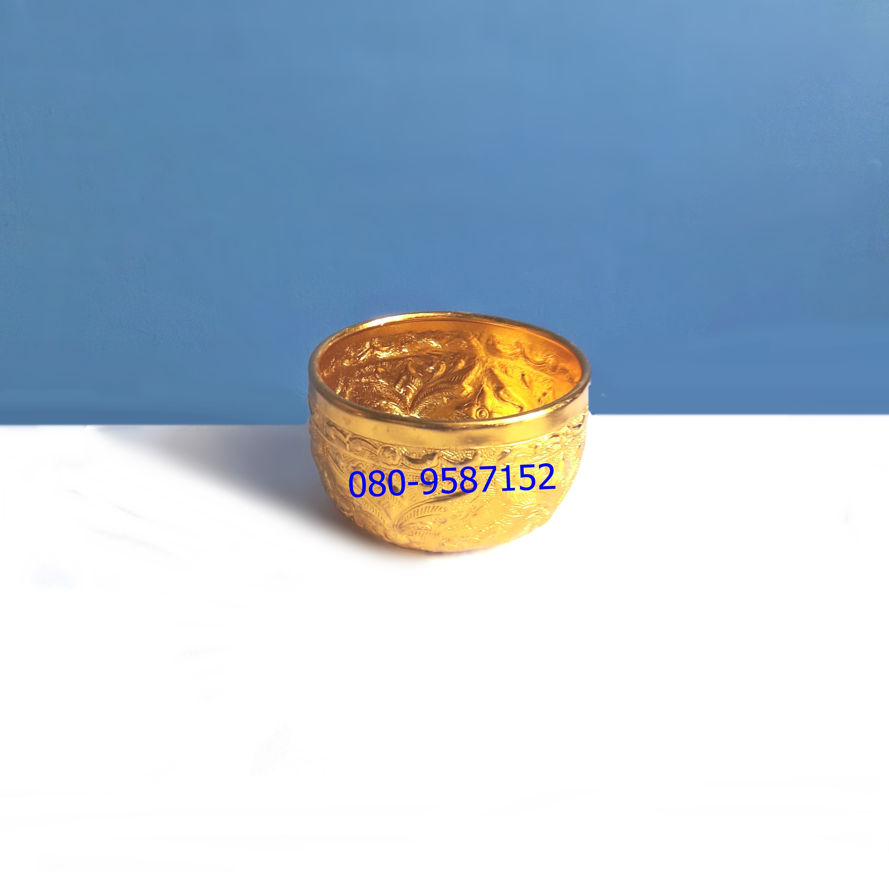 ขันอลูมิเนียมลายไทย-สีทอง ขนาด 8 ซ.ม