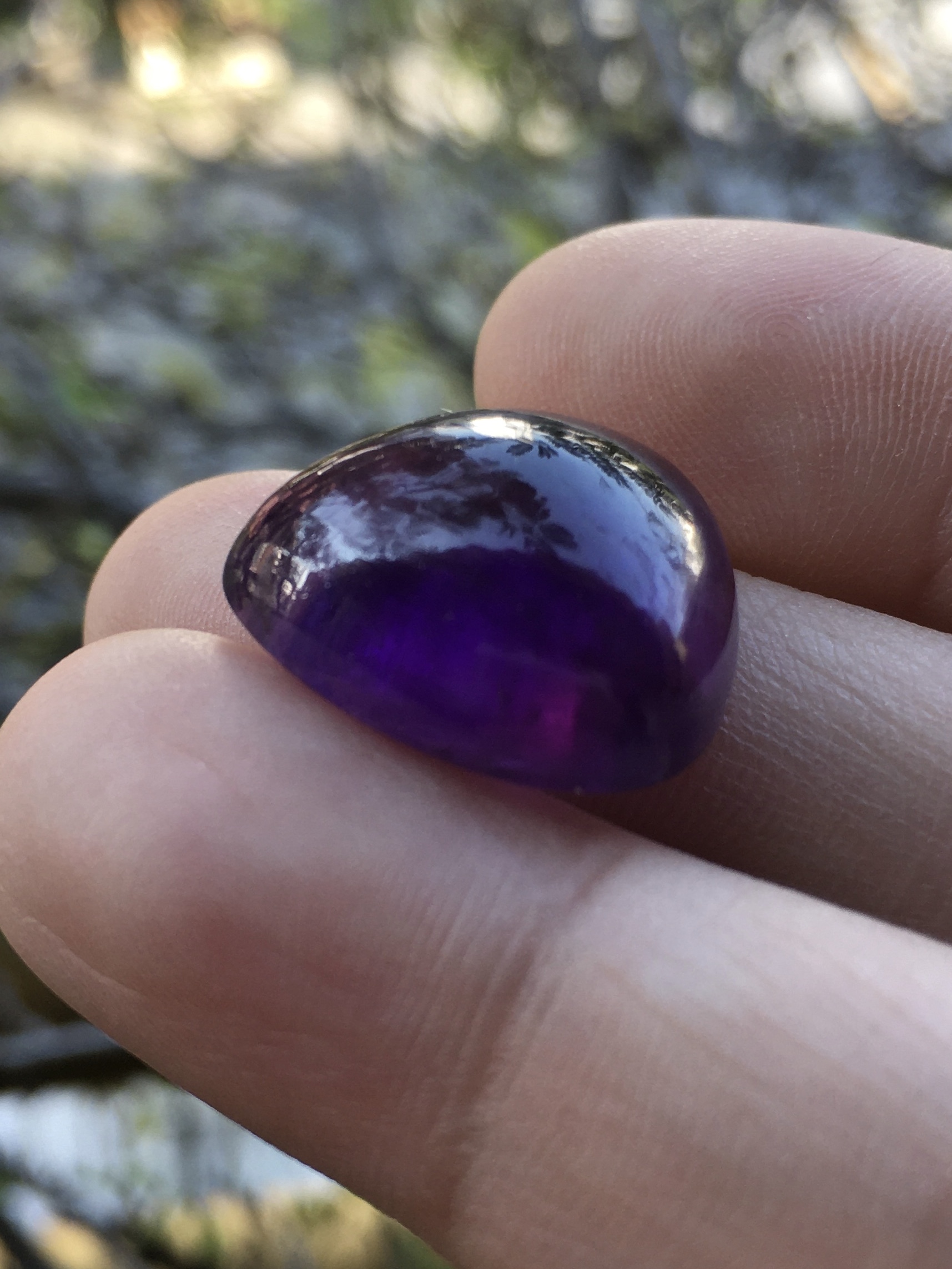 (ของขวัญปีใหม่) AMETHYST อเมทิสต์แท้ 19 กะรัต ทรงทริลเลี่ยน หลังเบี้ย สีสวยเม็ดอวบอ้วง น่ารักมากค่ะ