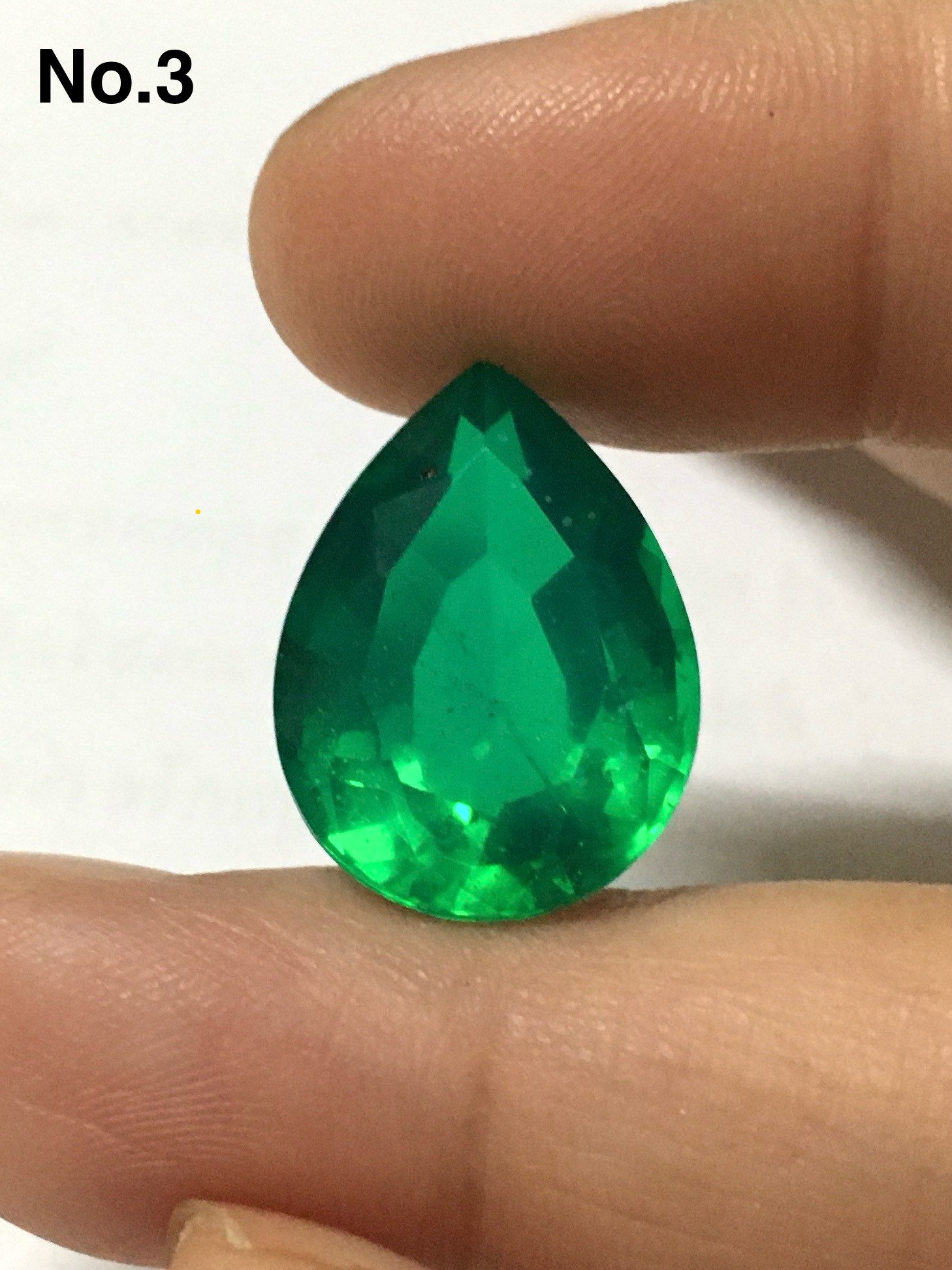 (เริ่มต้น1390 ) มรกต โคลนนิ่ง 2.9 กะรัต เจียรเหลี่ยมมรกต สวยเหมือนของแท้ แม้กระทั่งตำหนิจ้า