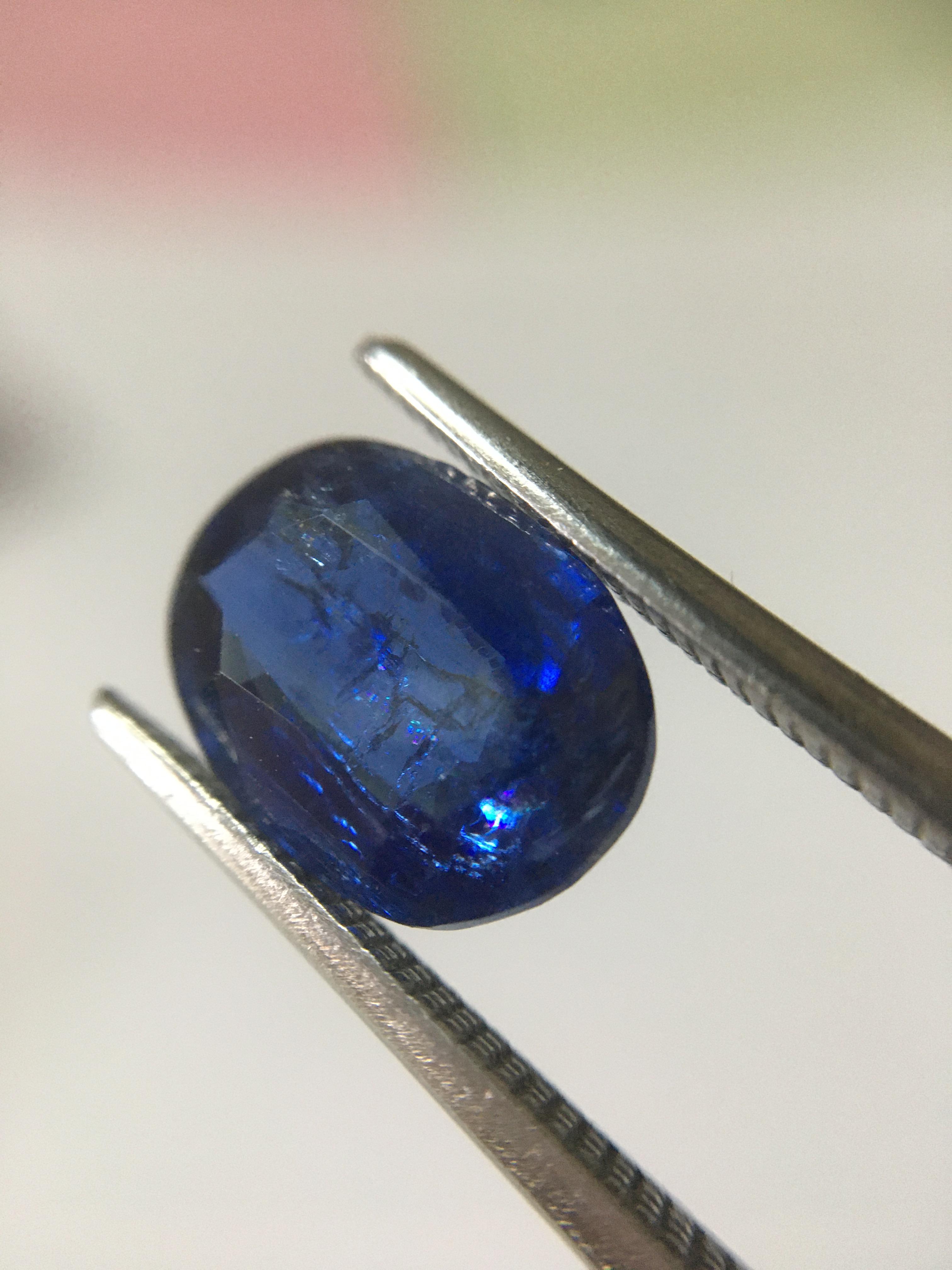 KYANITE ไคยาไนต์ แท้ 1.9 กะรัต พลอยดิบธรรมชาติ สีสดจัด ไฟดี ติดรุ้งเต็มเม็ด สวยมีเสน่ห์ น่าสะสม