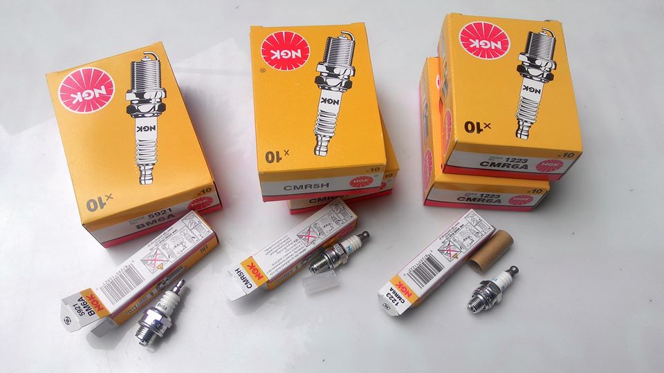 หัวเทียนตัดหญ้า NGK CMR5H CMR6A BM6A