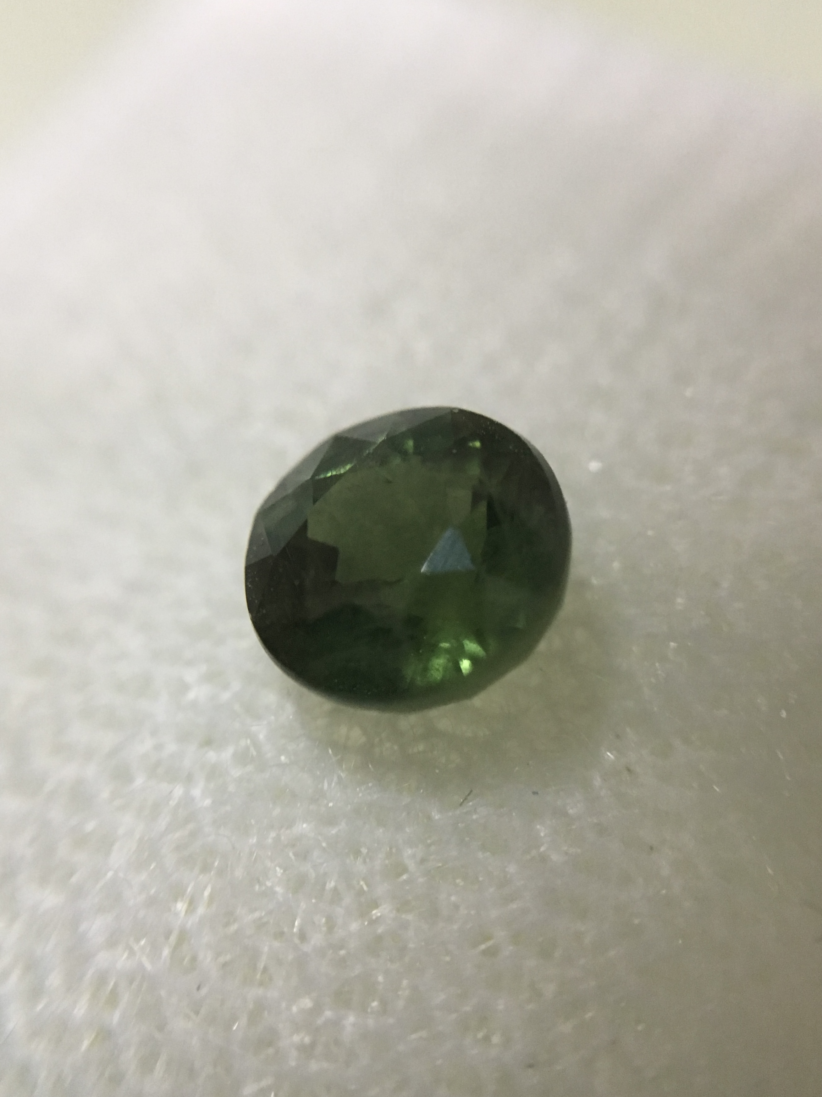 GREEN SAPPHIRE เขียวส่องแท้ 1.3 กะรัต พลอยสวยเนื้อดี ขนาดน่ารัก