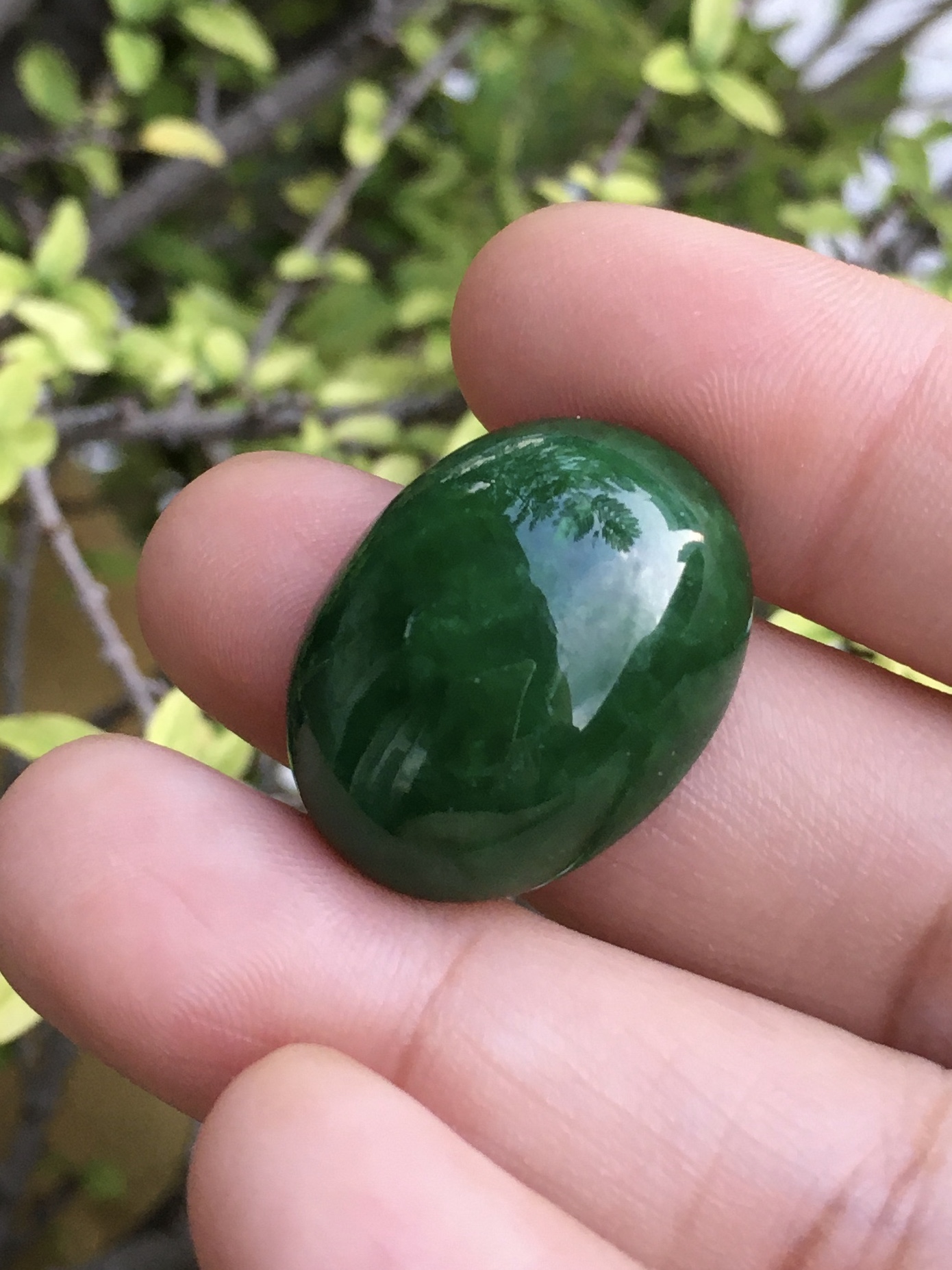 JADE หยกแท้ 34 กะรัต หยกแท้ สีเขียวผักโขม เม็ดใหญ่ไซส์เบิ้ม