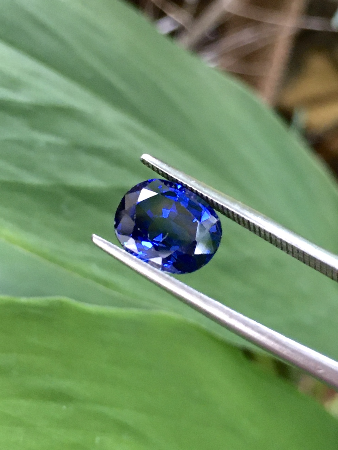 SYNTHETIC BLUE SAPPHIRE ไพลินสังเคราะห์ 2.9 กะรัต สีน้ำเงินกำมะหยี่สวย ขนาดกำลังดี