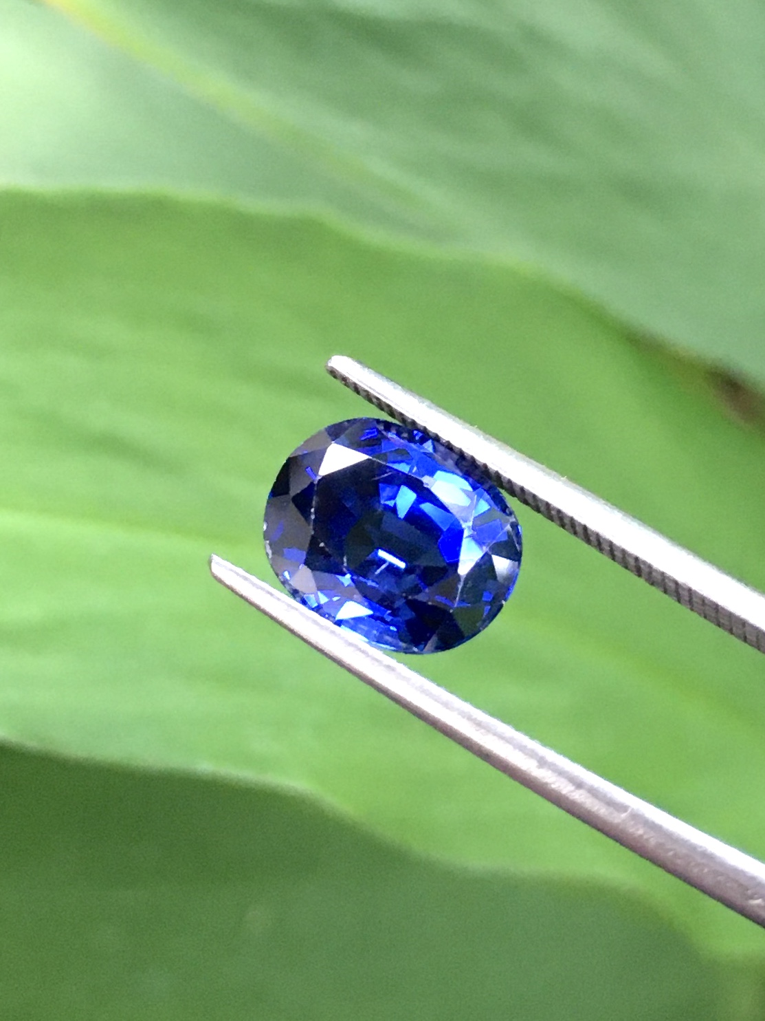SYNTHETIC BLUE SAPPHIRE ไพลินสังเคราะห์ 2.9 กะรัต สีน้ำเงินกำมะหยี่สวย ขนาดกำลังดี