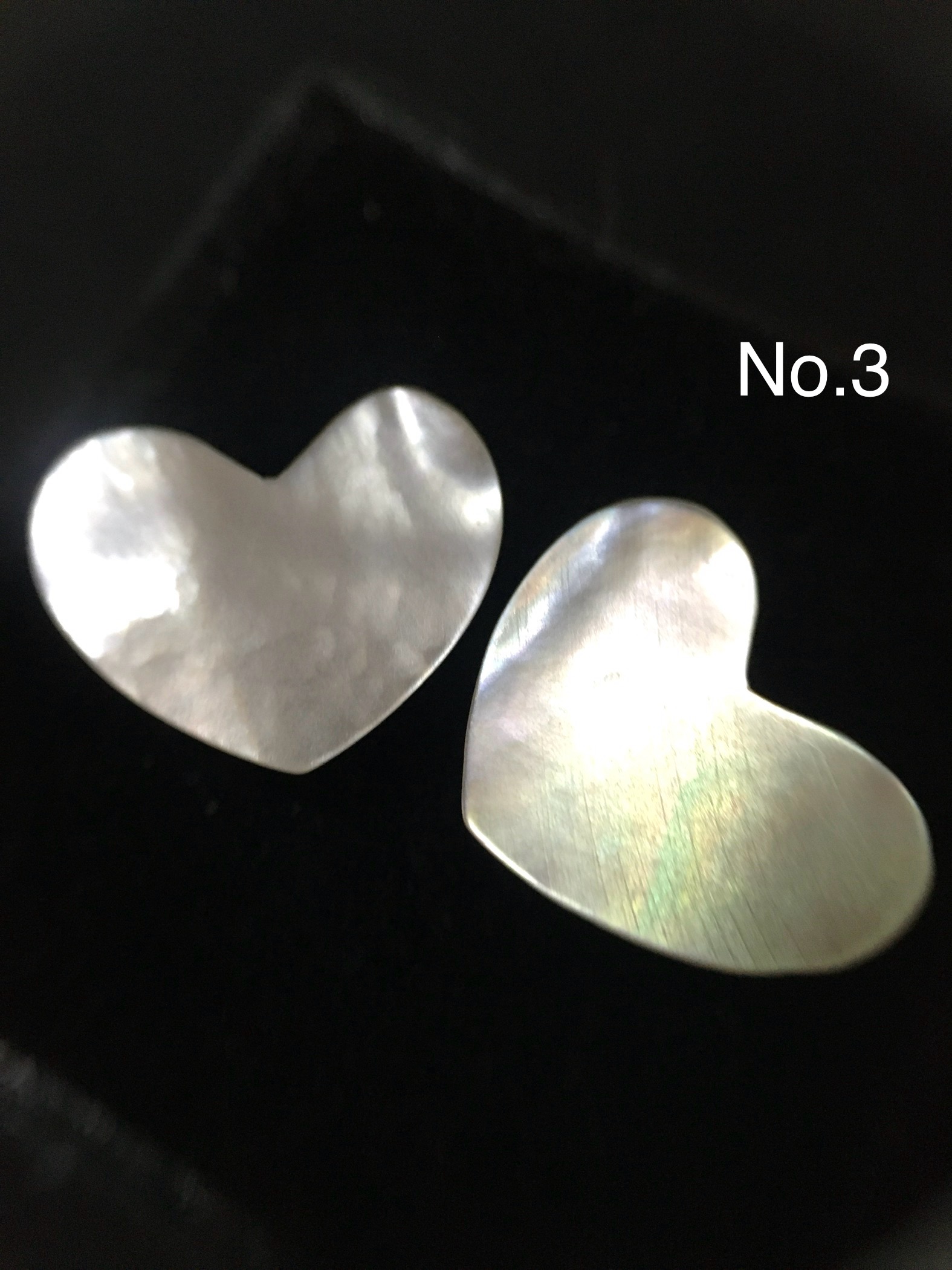 (199 ทุกเซต ) เปลือกหอยมุก คละเชฟ เนื้อขาว เหลือบรุ้งสวย ทำเครื่องประดับไซส์เล็กๆ น่าร้าก