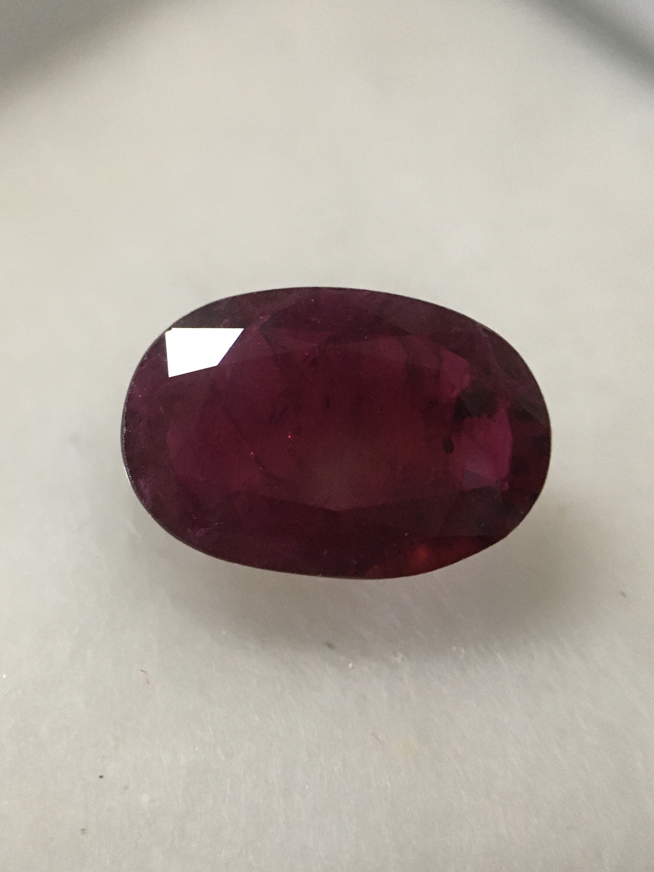 RUBY ทับทิมแท้ 1.51 กะรัต พลอยเนื้อฉ่ำ สีแดงเลือดนก ผิวสวย เหลี่ยมคมกริบ ไฟดีมากค่ะ