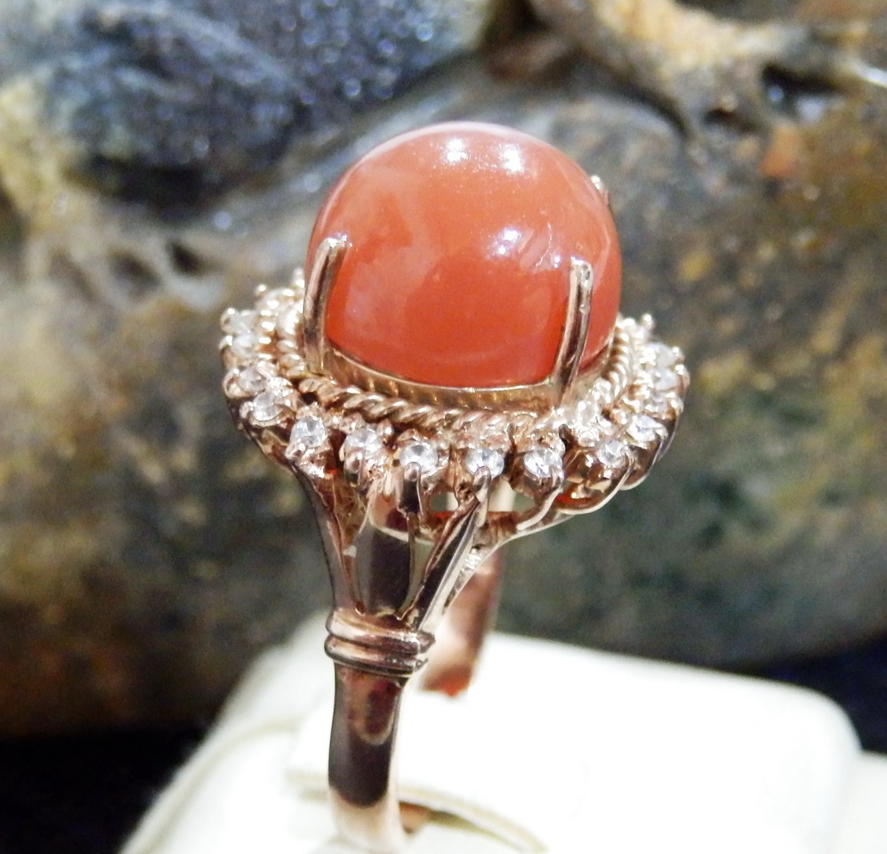 n220แหวนมูนสโตนล้อมเพชรพิ๊งโกลด์ สวย หวานมากๆค่ะ