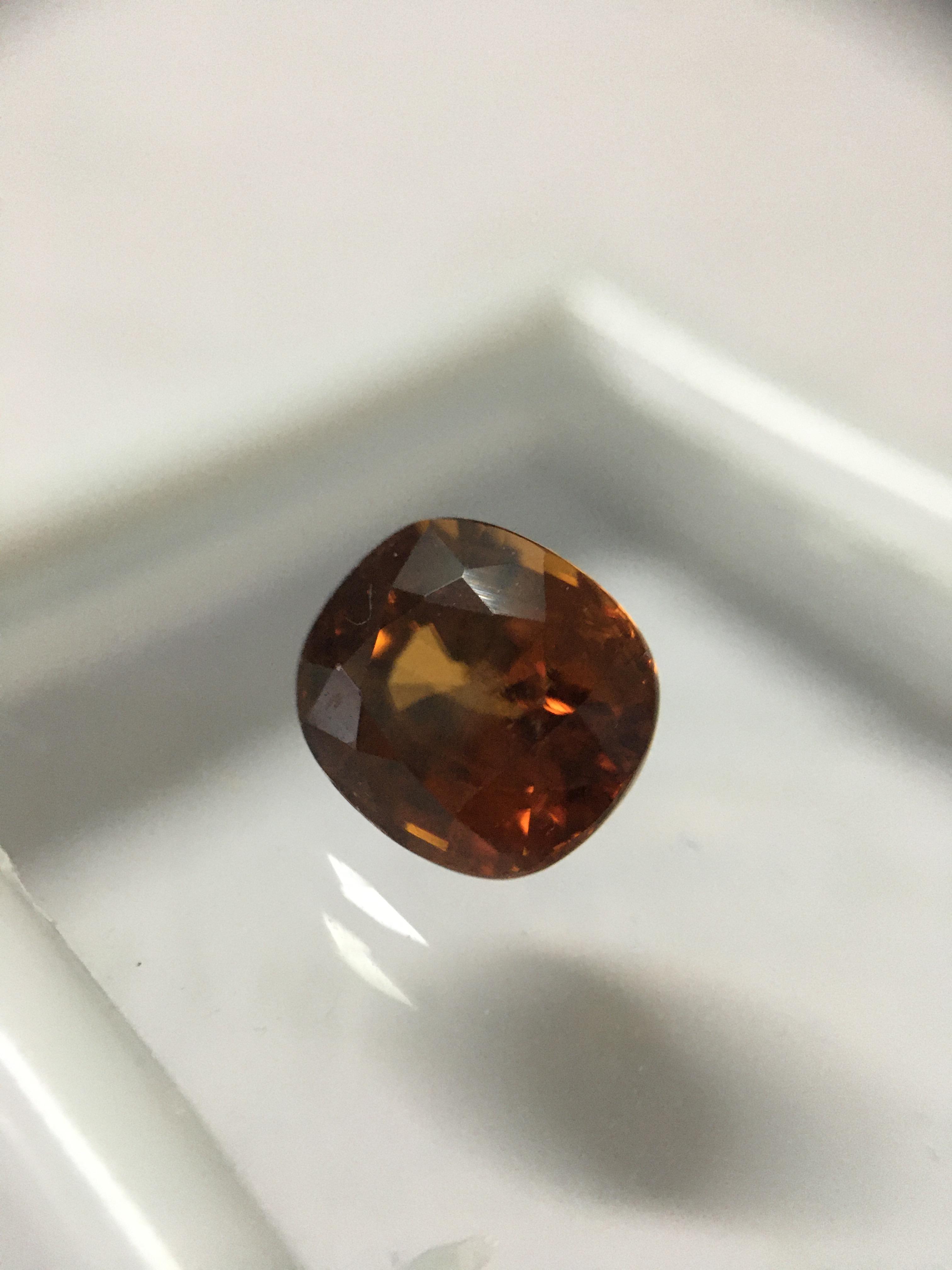 ZIRCON เพทาย แท้ 2.85 กะรัต พลอยดิบธรรมชาติ สีสดจัด เนื้อใส ไฟดี สวย น่าสะสม