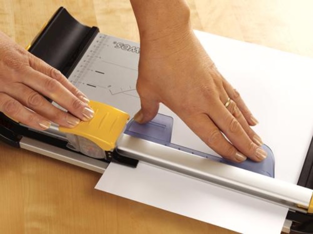 แท่นตัดกระดาษ Fellowes รุ่น Proton A3