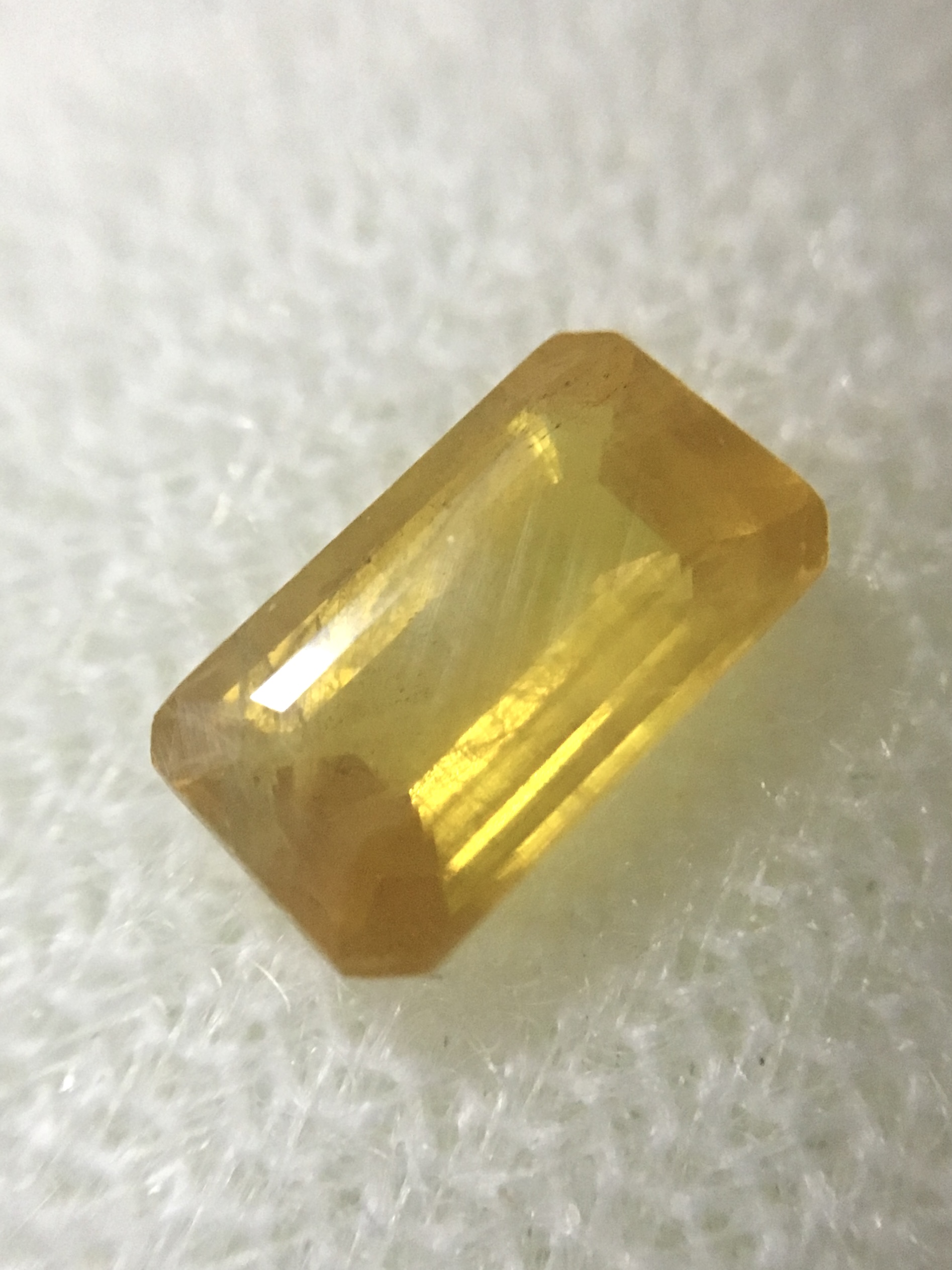 YELLOW SAPPHIRE บุษราคัมแท้ 1.26 กะรัต พลอยไทยน่ารัก เนื้อดี สีสวย น่าสะสม