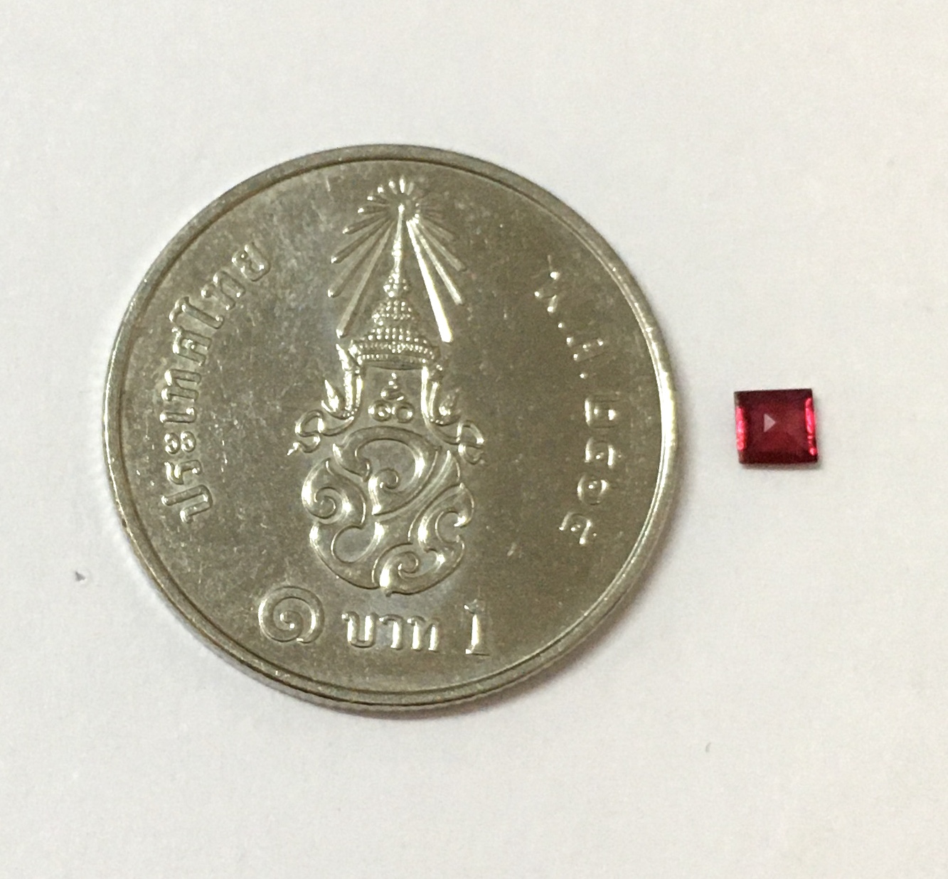 (มาใหม่ค่ะ) ทับทิมแท้ 0.11 กะรัต พลอยพม่าเผาเก่า สีจัด เม็ดเล็กแบบมินิมอลสุดๆ พลอยสวยน่าสะสม ปล.เม็ดเล็กจริงๆนะ