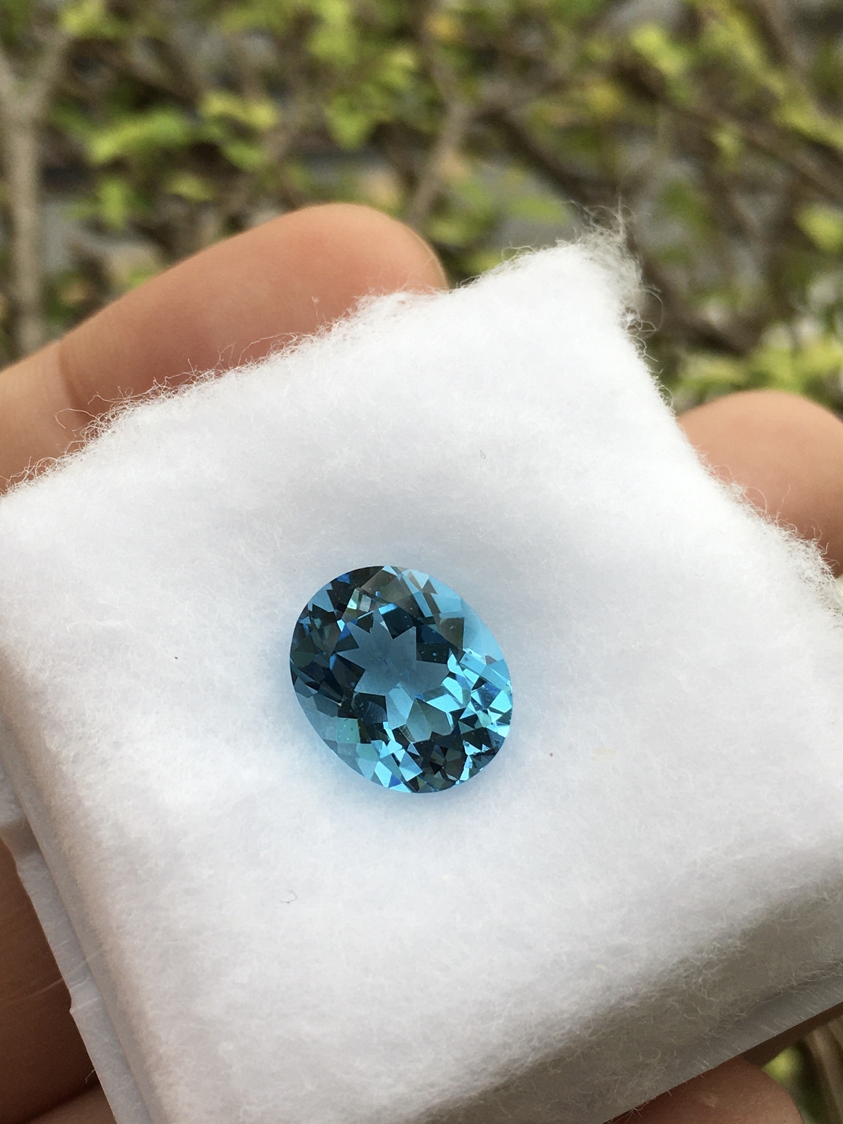 BLUE TOPAZ บลูโทพาซแท้ 4.3 กะรัตสีฟ้าสด เนื้อสวยใส ไฟดีวิบวับสุด