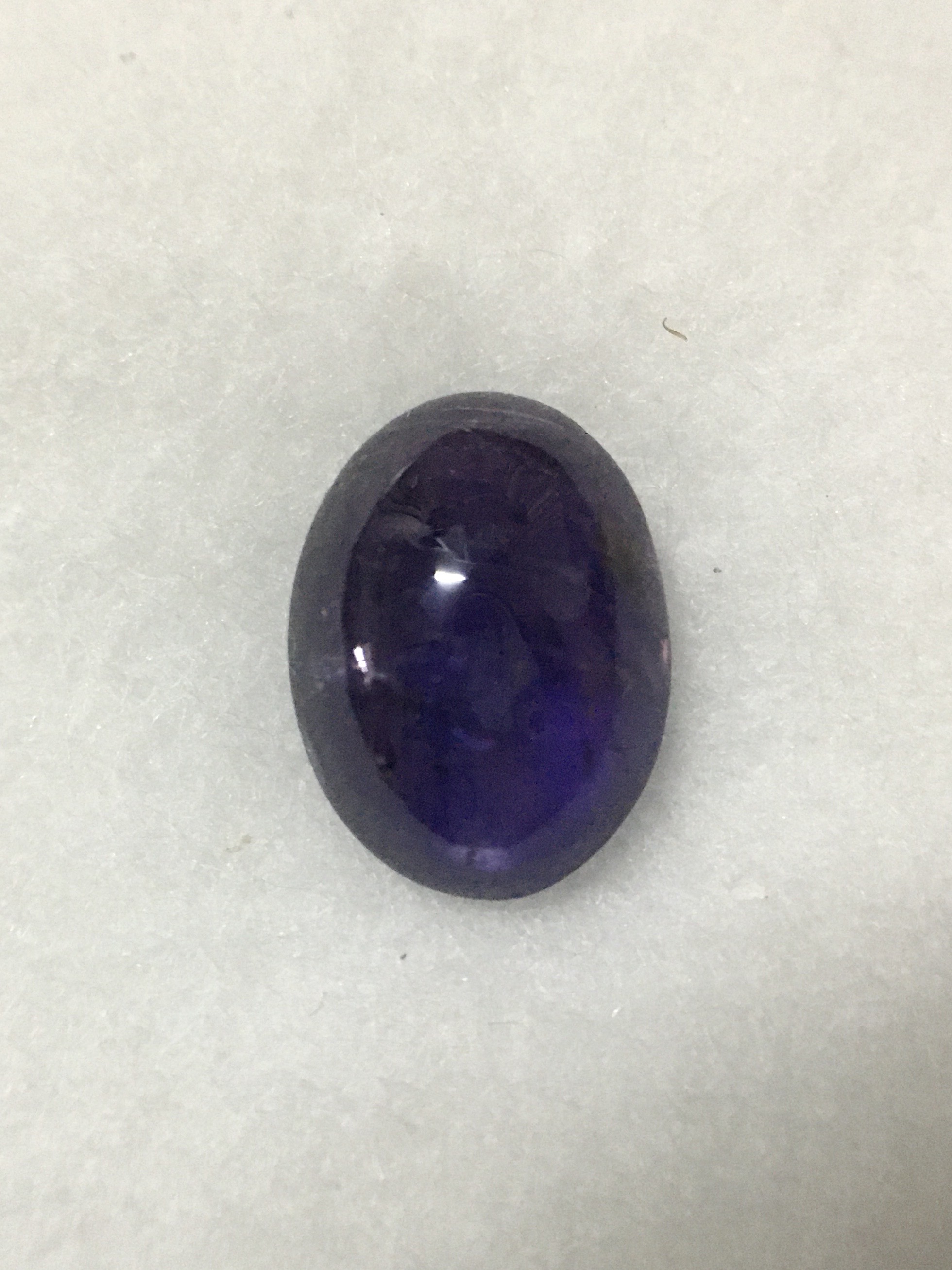 (violet star sapphire) สตาร์แซฟไฟร์สีม่วงแท้ 1.78 กะรัต พลอยดิบสีม่วงสดมีสตาร์ สวยน่าสะสม