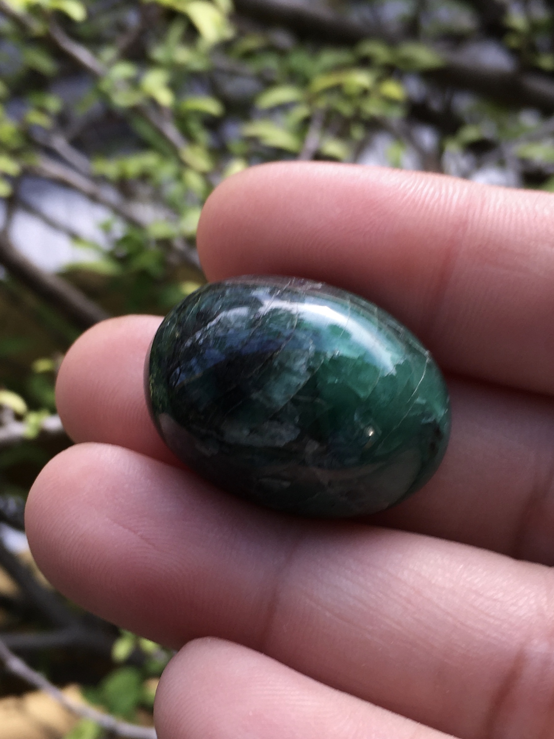 (Big size) EMERALD มรกต แท้ 43 กะรัต พลอยดิบธรรมชาติ เม็ดโต สีสวย