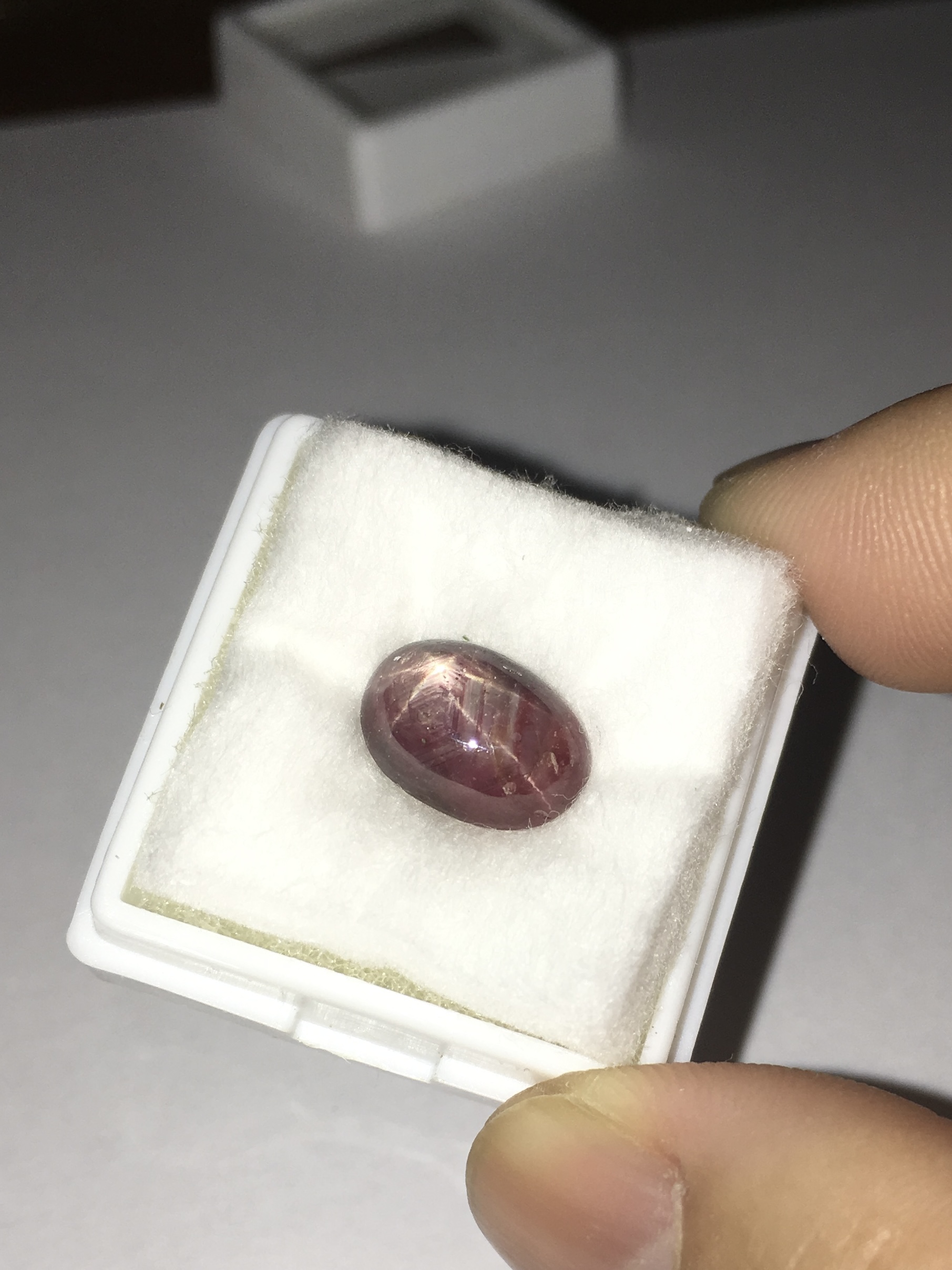 STAR RUBY ทับทิมสตาร์แท้ 4.8 กะรัต สีแดงโทนเข้ม ขาชัด ทรงสวยเหมาะทำแหวน