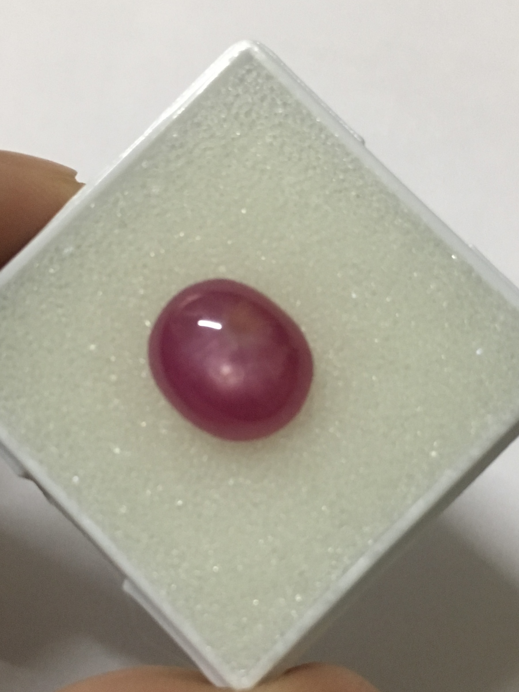 RUBY ทับทิมแท้ 5.5 กะรัต พลอยสีสวย ชมพูหวานม๊าก ทรงสวยขนาดกำลังดี มีปุยด้วย น่ารักมากๆค่ะ