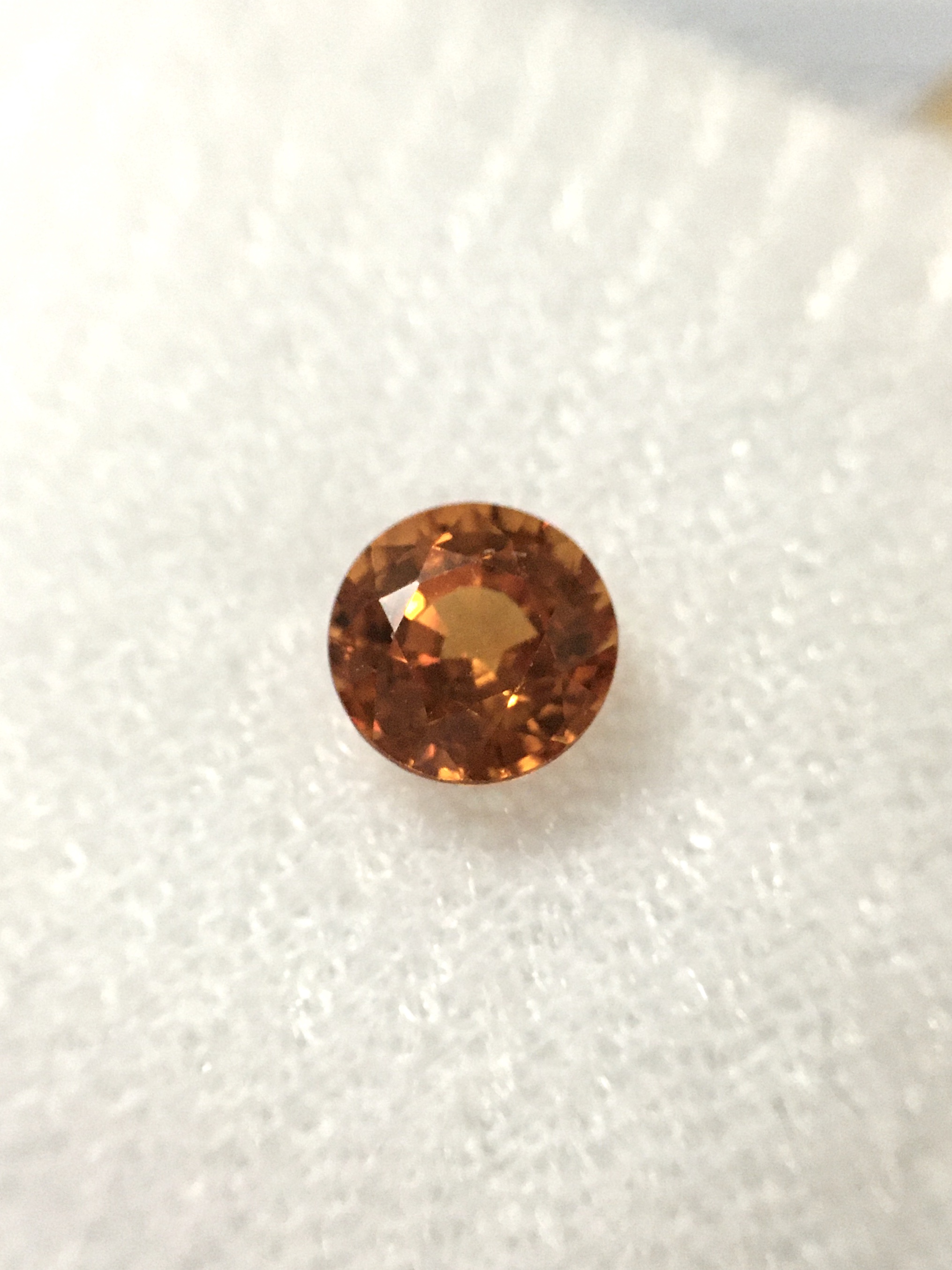 SPESSARTITE สเปซซาไทต์แท้ 0.80 กะรัต พลอยดิบ ธรรมชาติ เนื้อสะอาดใส ไฟดีม๊ากกก สีส้มสดสวย