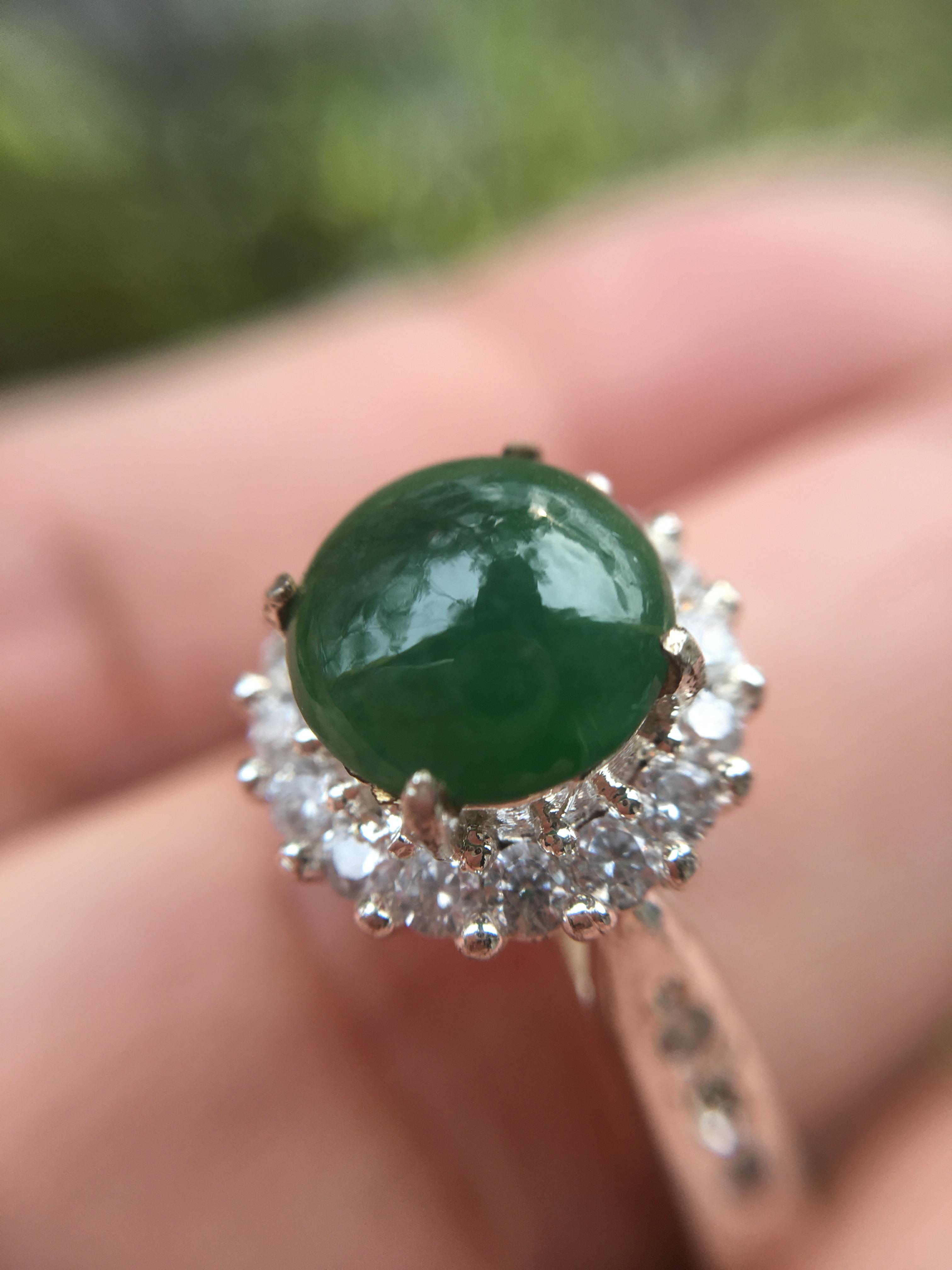 JADE แหวนหยกแท้ ทรงกลม 8 มม. หยกพม่า ไทป์ เอ พร้อมตัวเรือนล้อมเพชรczเกรดดี พร้อมใช้งาน