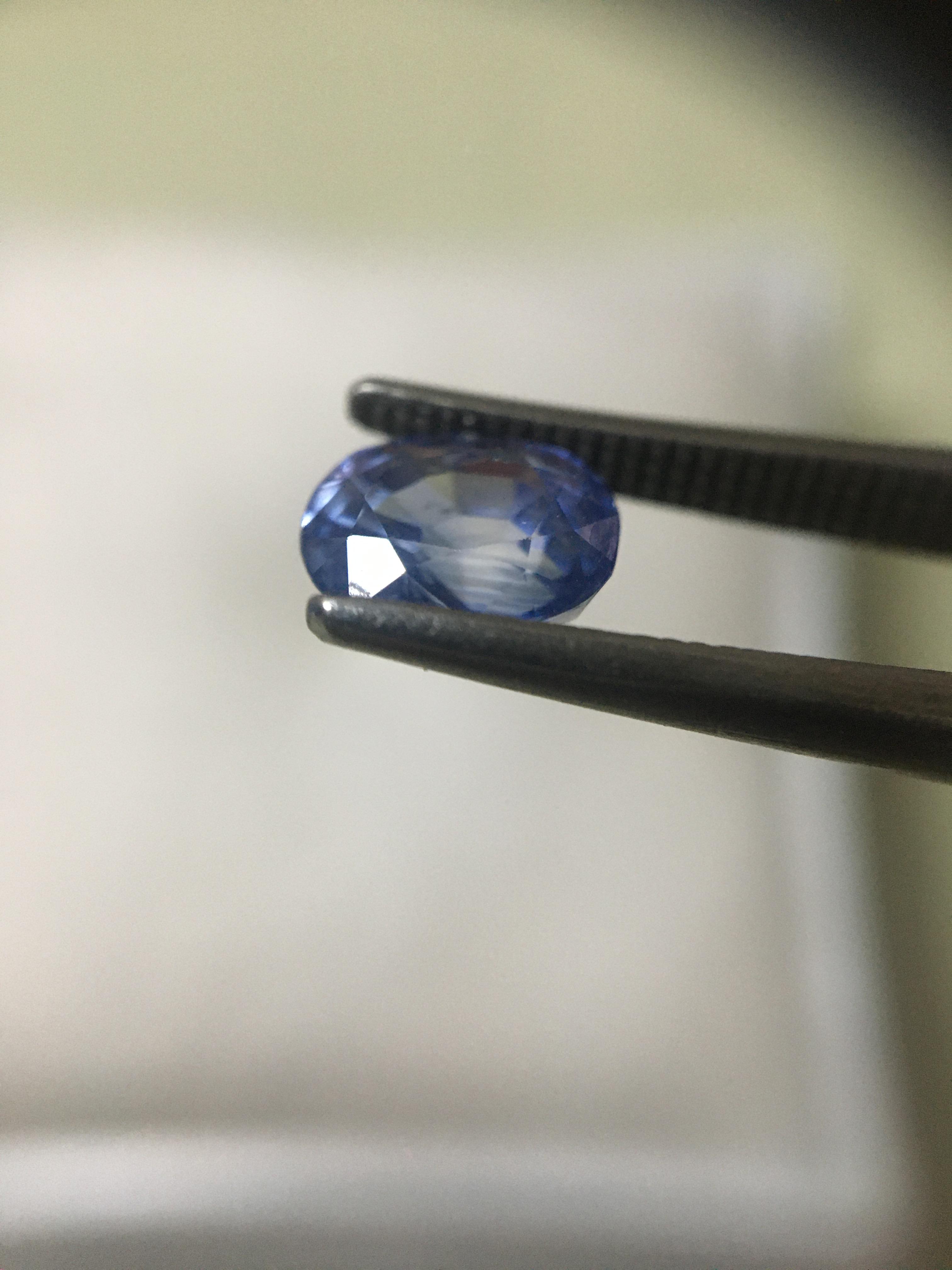 (พิเศษ 3900)ไพลินแท้ 1.3 กะรัต สีสวย น่ารักมากๆค่ะ เนื้อใส ไฟดี ไม่พอใจยินดีคืนเงิน