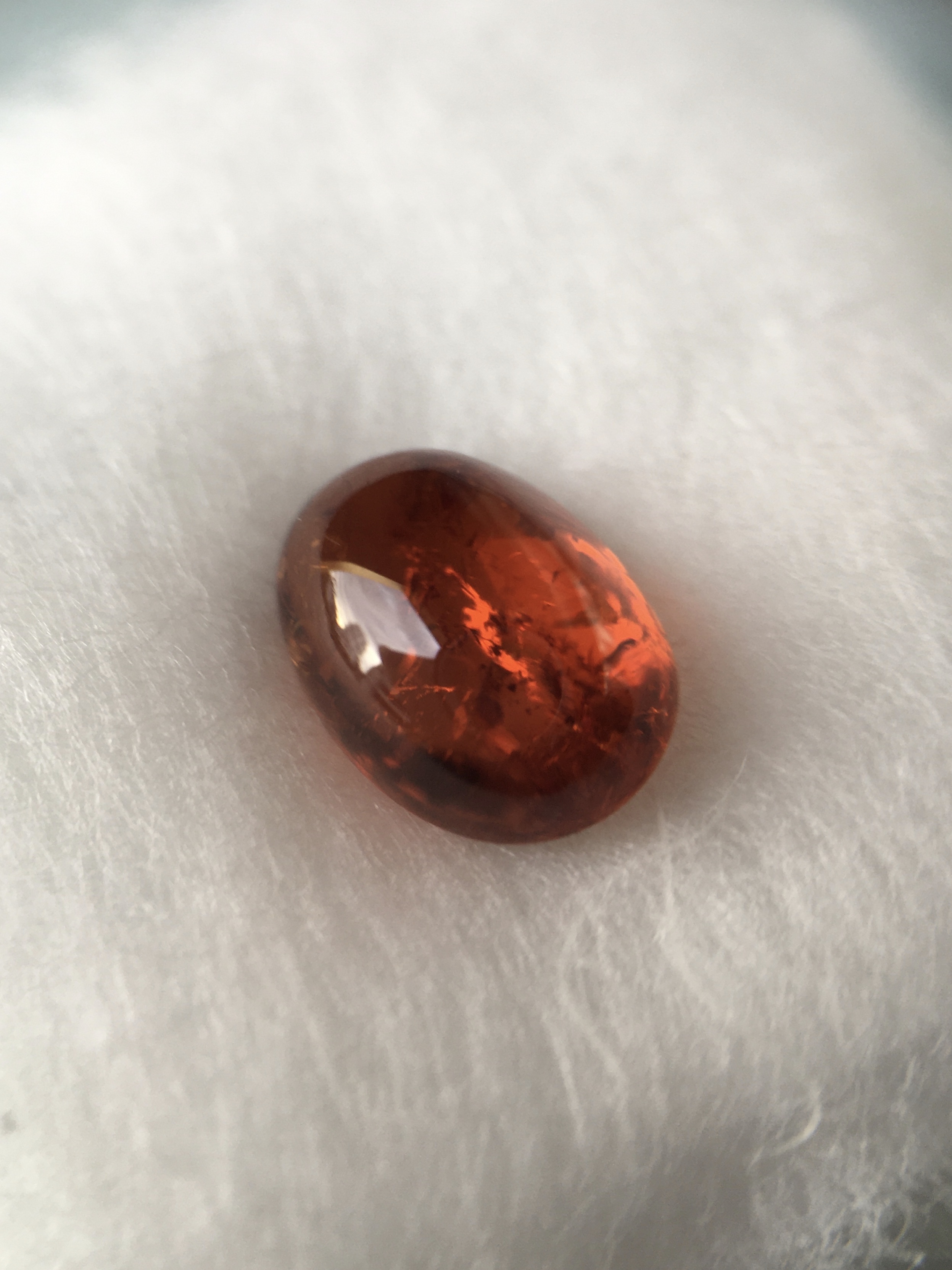 SPESSARTITE สเปซซาไทต์แท้ 2.39 กะรัต พลอยดิบ ธรรมชาติ ไฟดีสีส้มสวย