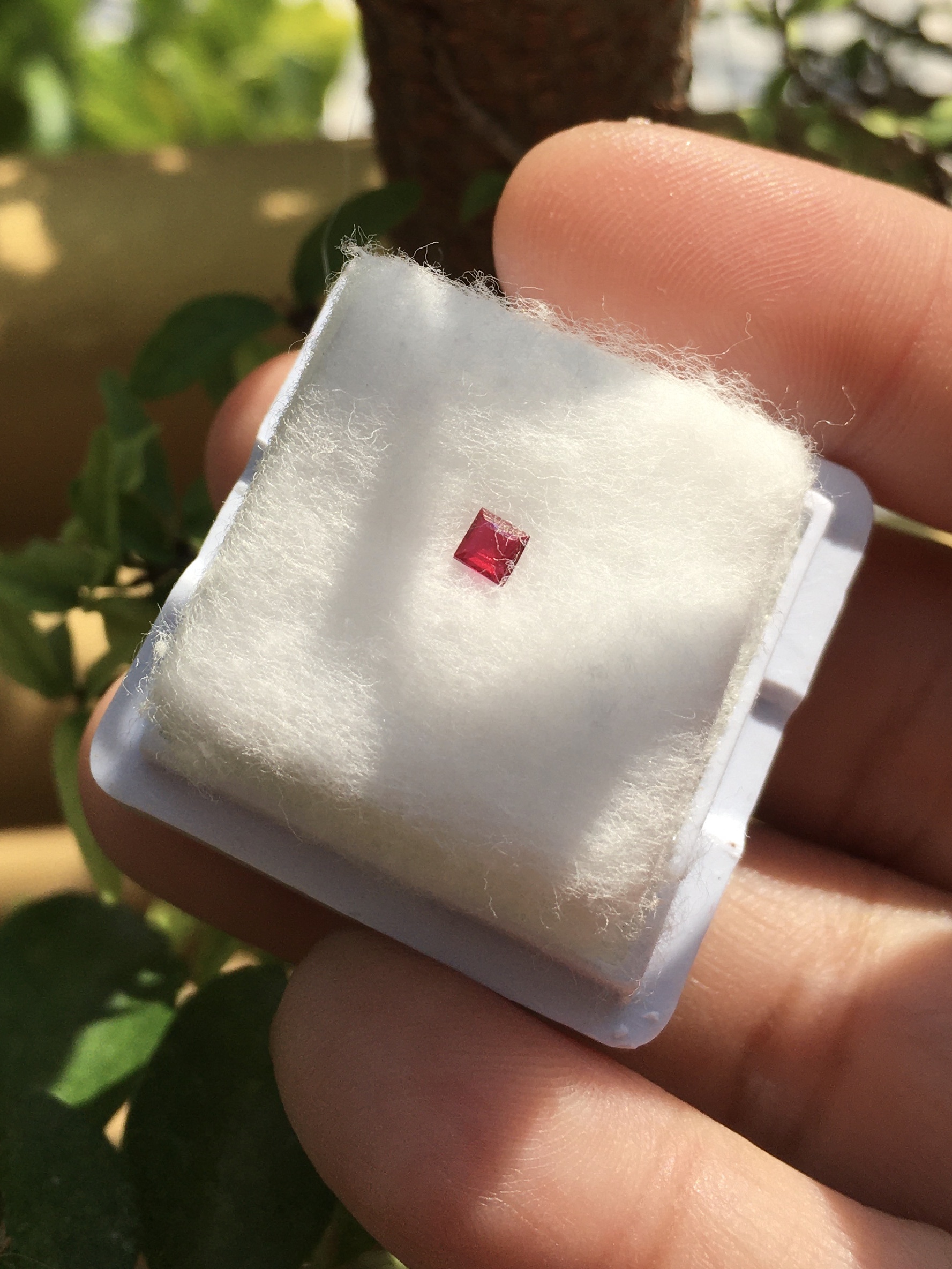 (มาใหม่ค่ะ) ทับทิมแท้ 0.11 กะรัต พลอยพม่าเผาเก่า สีจัด เม็ดเล็กแบบมินิมอลสุดๆ พลอยสวยน่าสะสม ปล.เม็ดเล็กจริงๆนะ