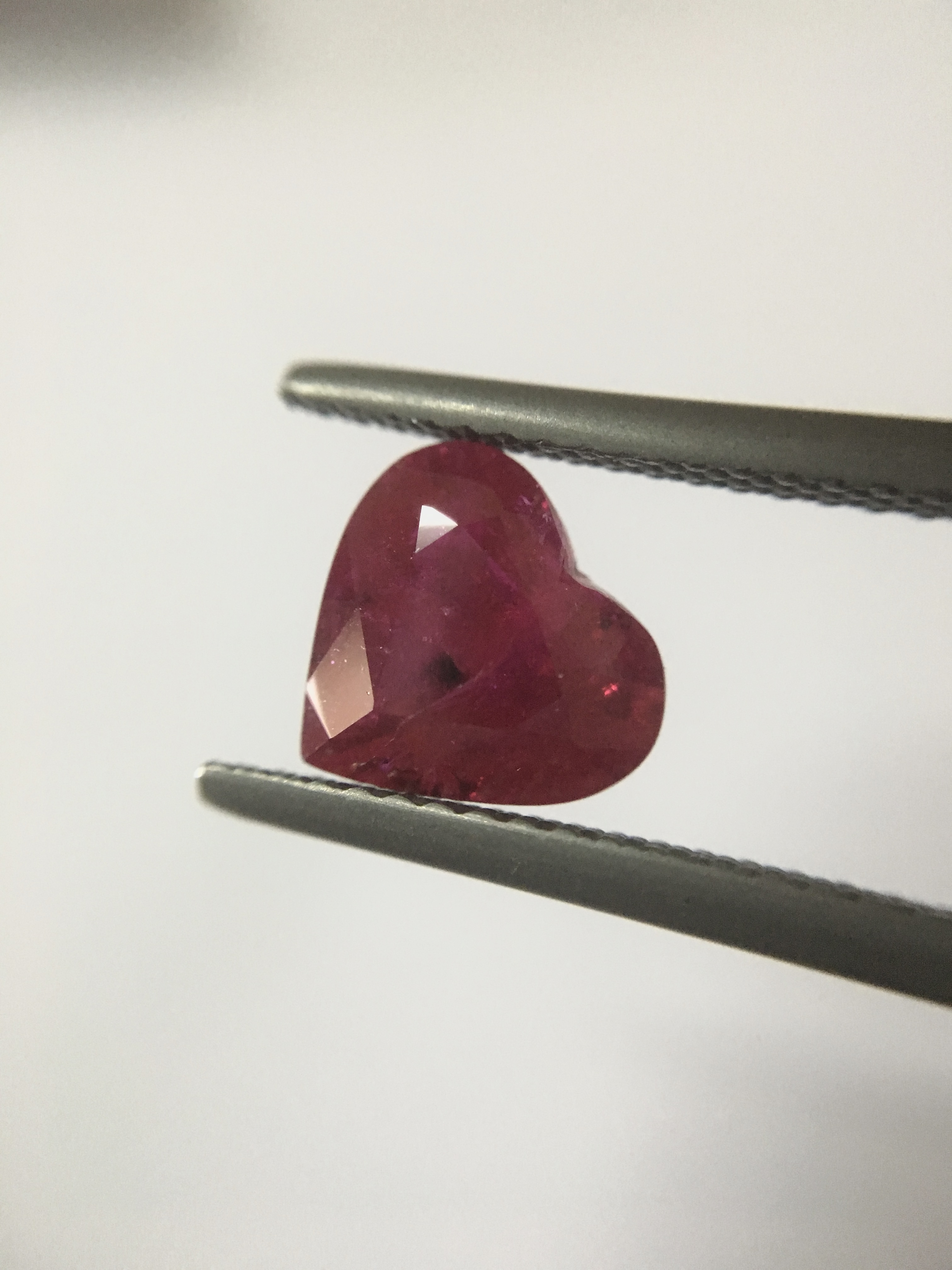 RUBY & GREEN SAPPHIRE ทับทิม 2 กะรัตและ เขียวส่อง 1.47 กะรัต พลอยแท้ สีสวยจัด จับเซตคู่ให้น่ารักๆ ราคาพิเศษค่ะ