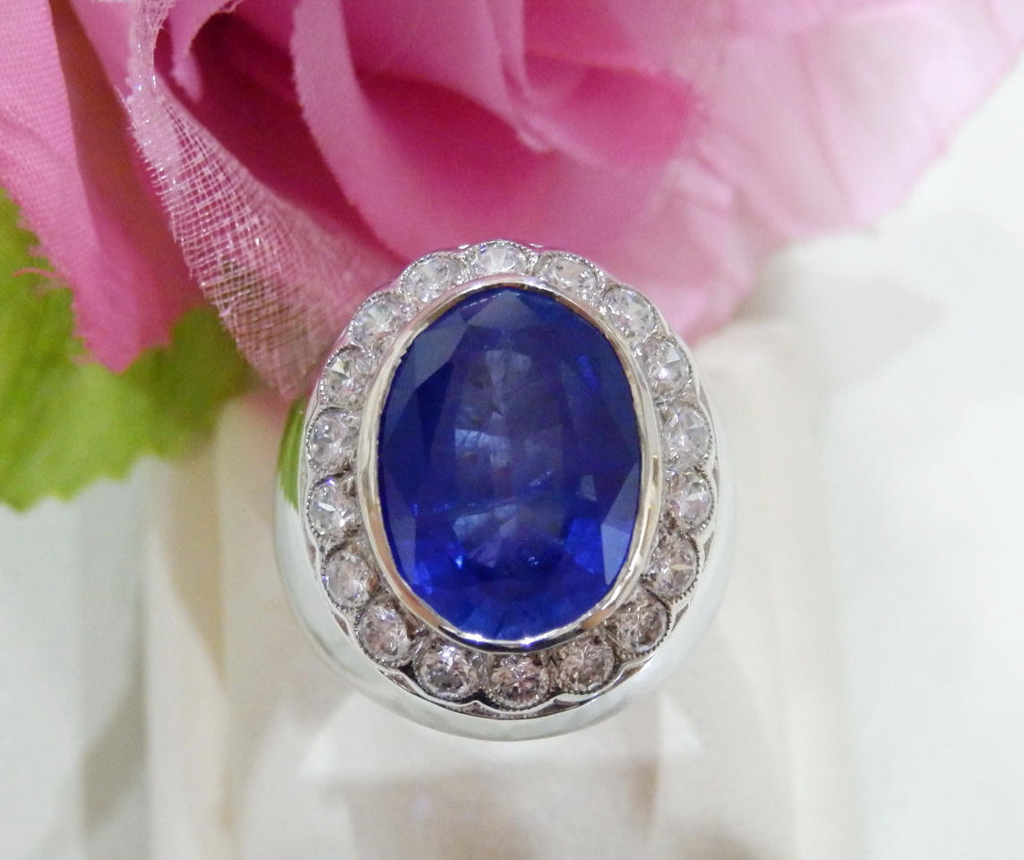 n177 แหวนชาย ไพลิน 10 กะรัต ล้อมเพชร งานสวยเนี๊ยบ