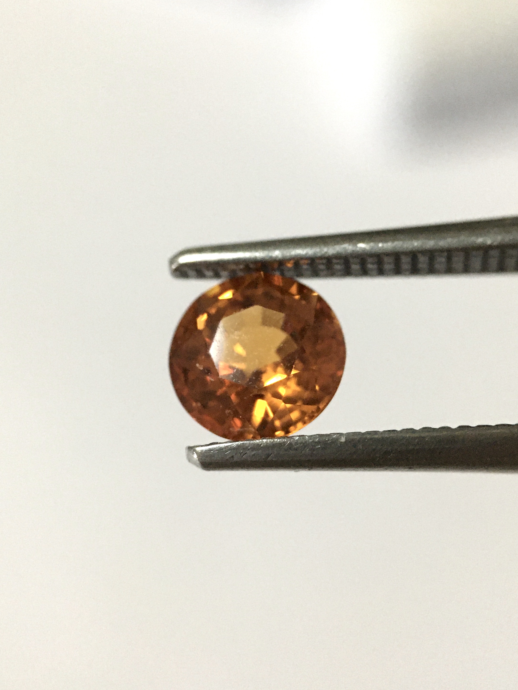 SPESSARTITE สเปซซาไทต์แท้ 0.80 กะรัต พลอยดิบ ธรรมชาติ เนื้อสะอาดใส ไฟดีม๊ากกก สีส้มสดสวย